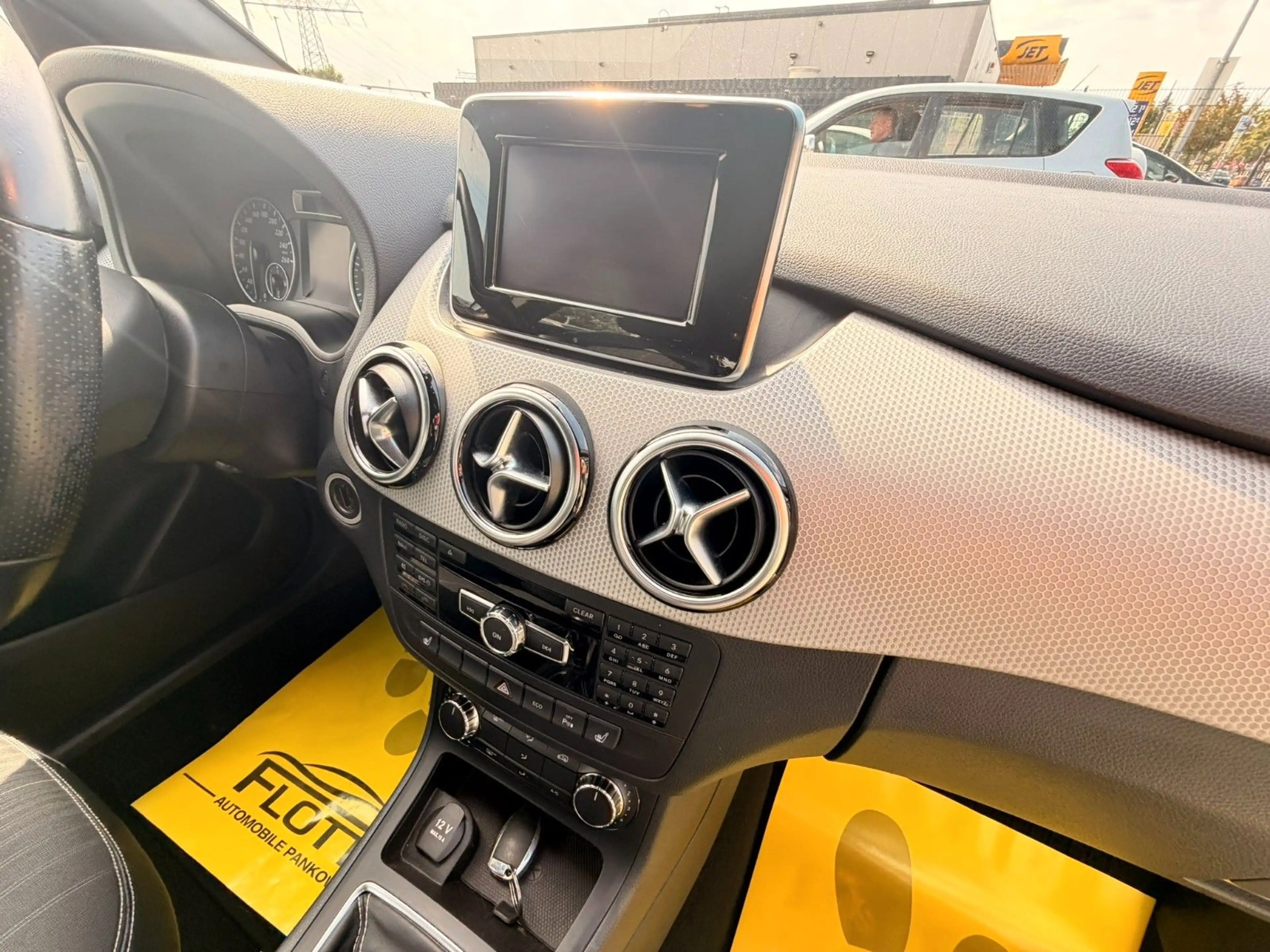 Mercedes-Benz B 200 *SitzH*Klima*PDC* TÜV Neu — photo 14