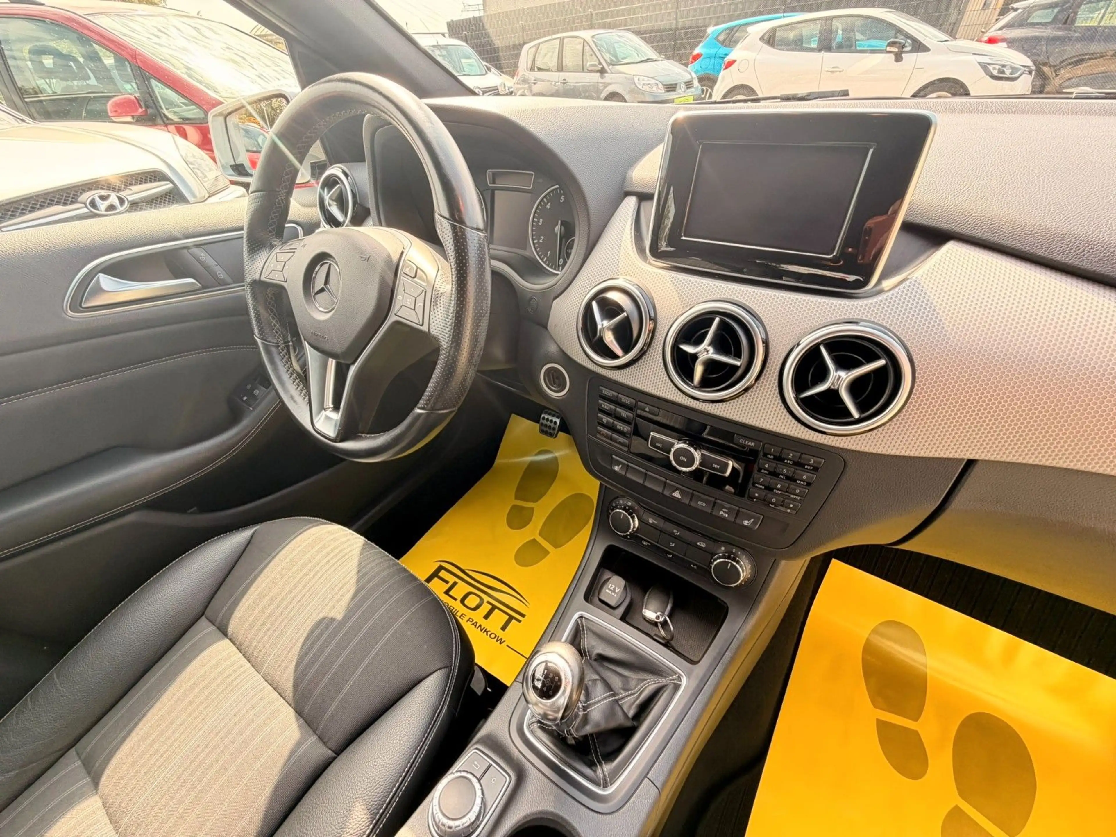 Mercedes-Benz B 200 *SitzH*Klima*PDC* TÜV Neu — photo 15