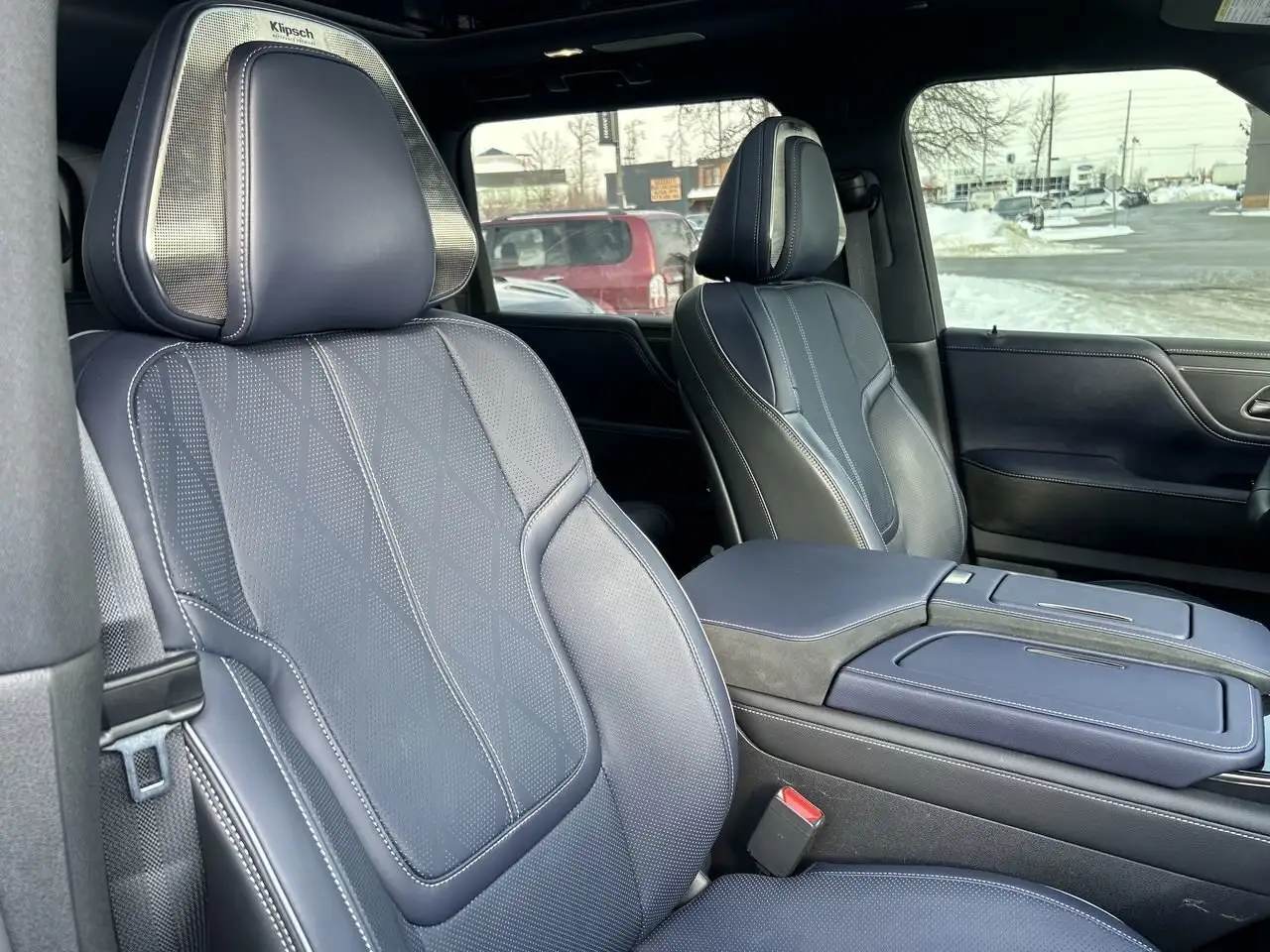 Infiniti QX80 снимка Infiniti QX80