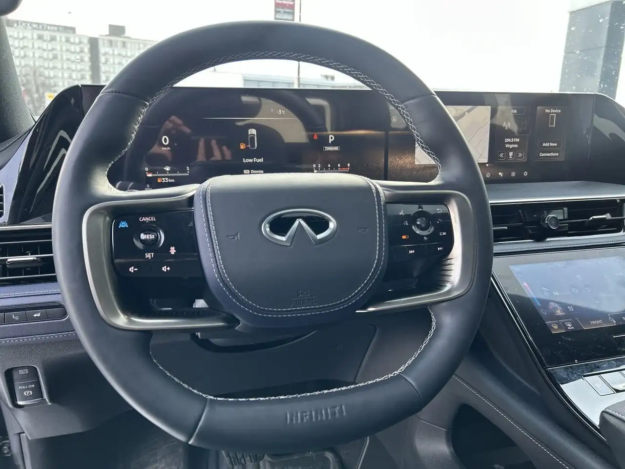Infiniti QX80 снимка Infiniti QX80
