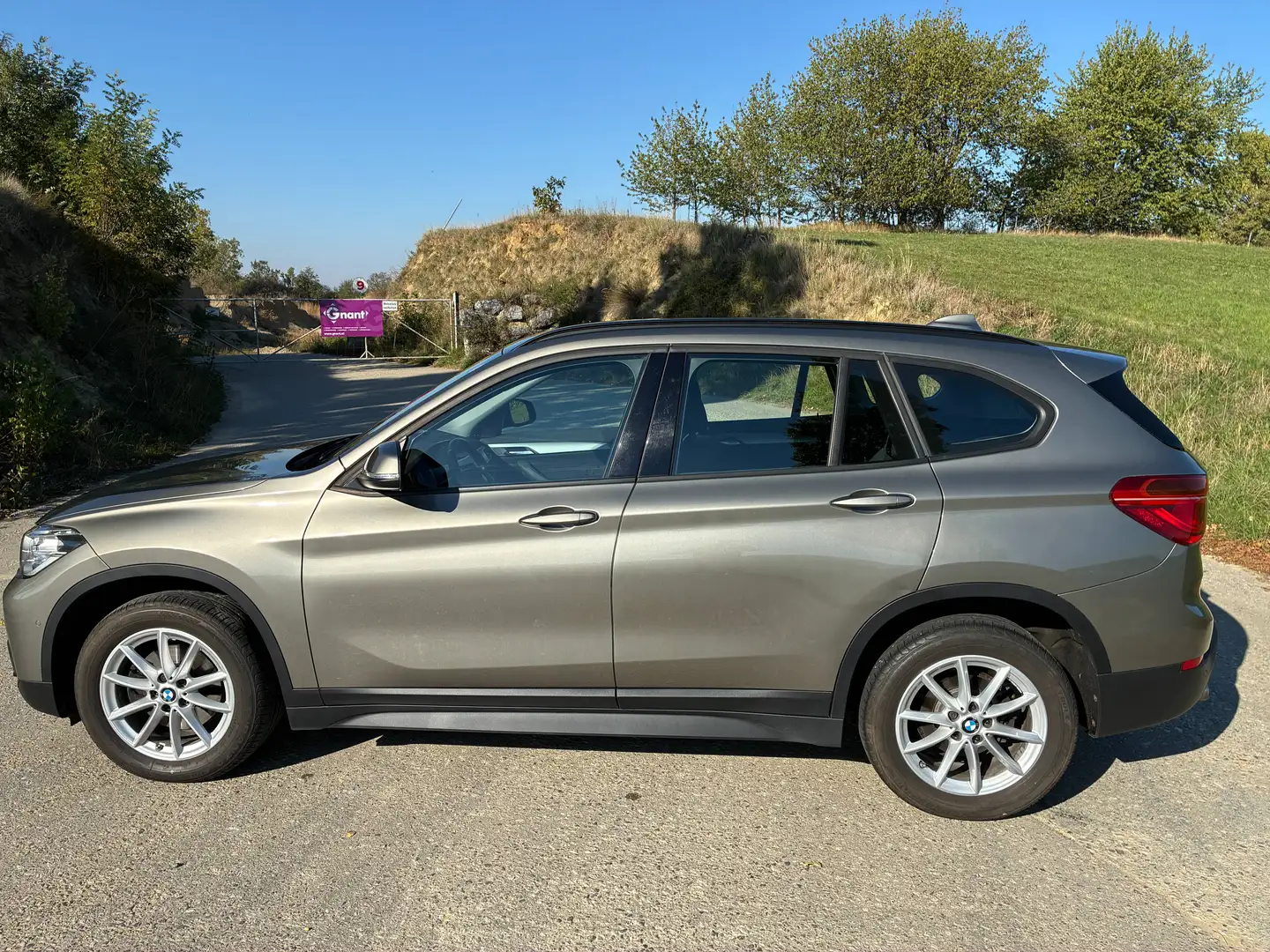 BMW X1 xDrive 18 d Grau - 2