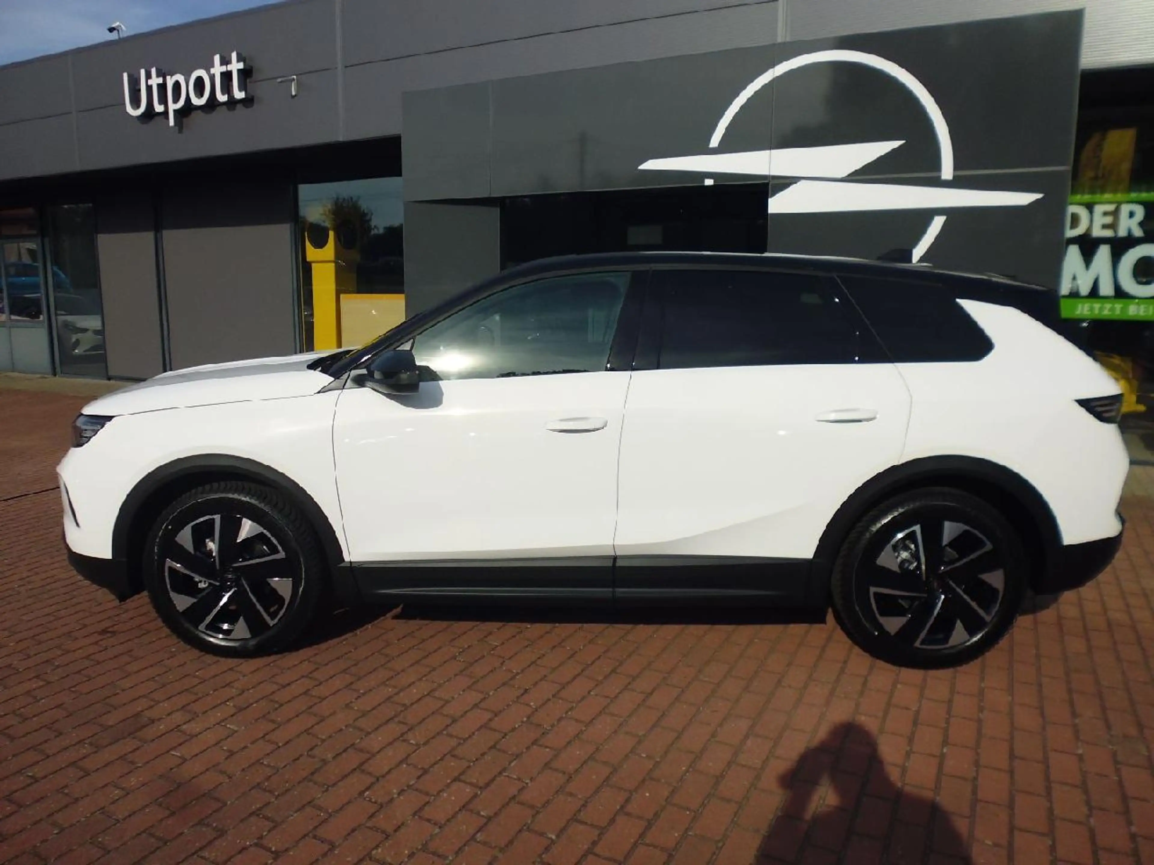 Opel Grandland 1.2 48V Mild-Hybrid 107 kW Ultimate — photo 2