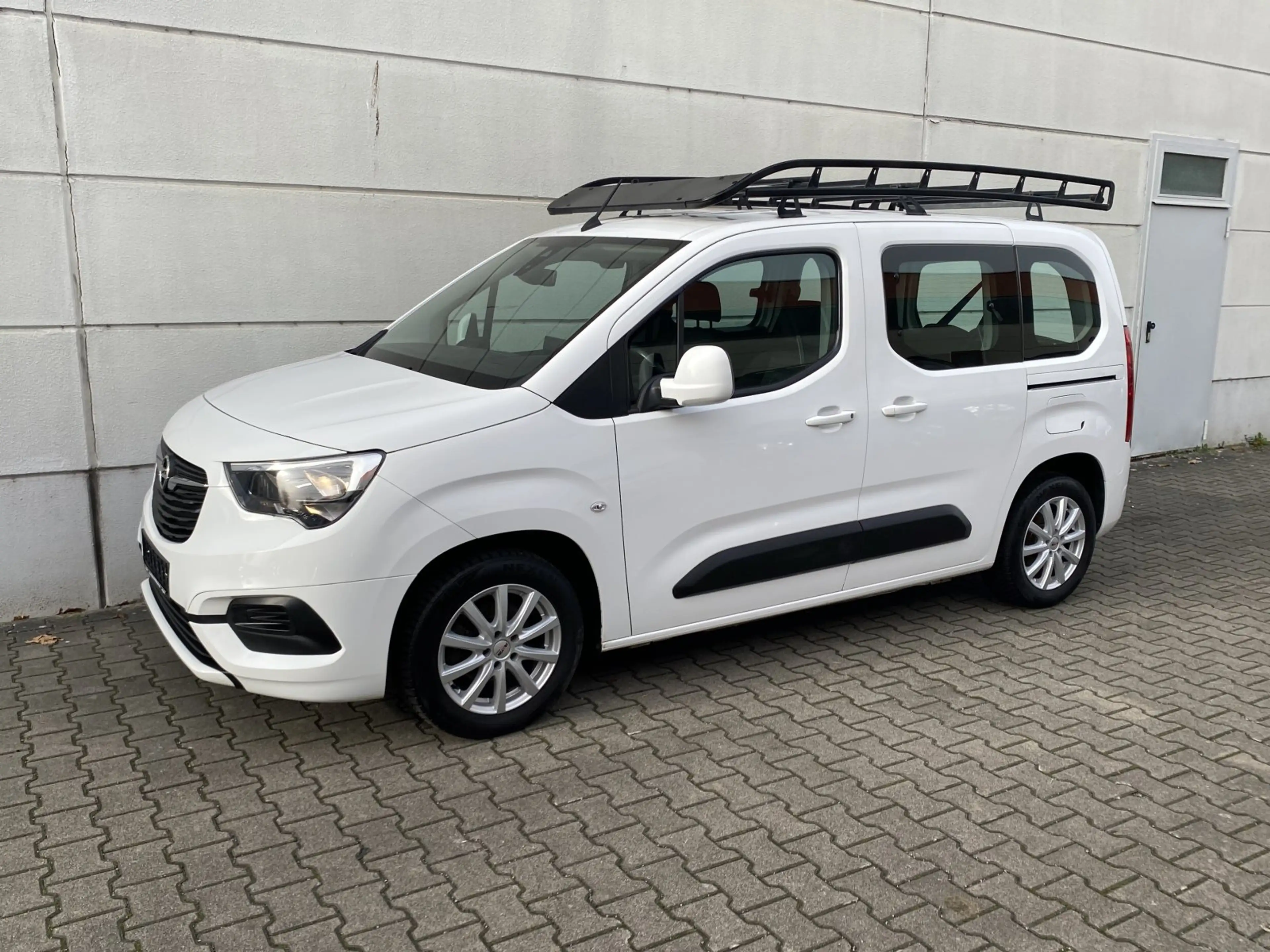 Opel Combo Life 1.2  Turbo Edition Klima Dachträger CarPlay AndAut — photo 2