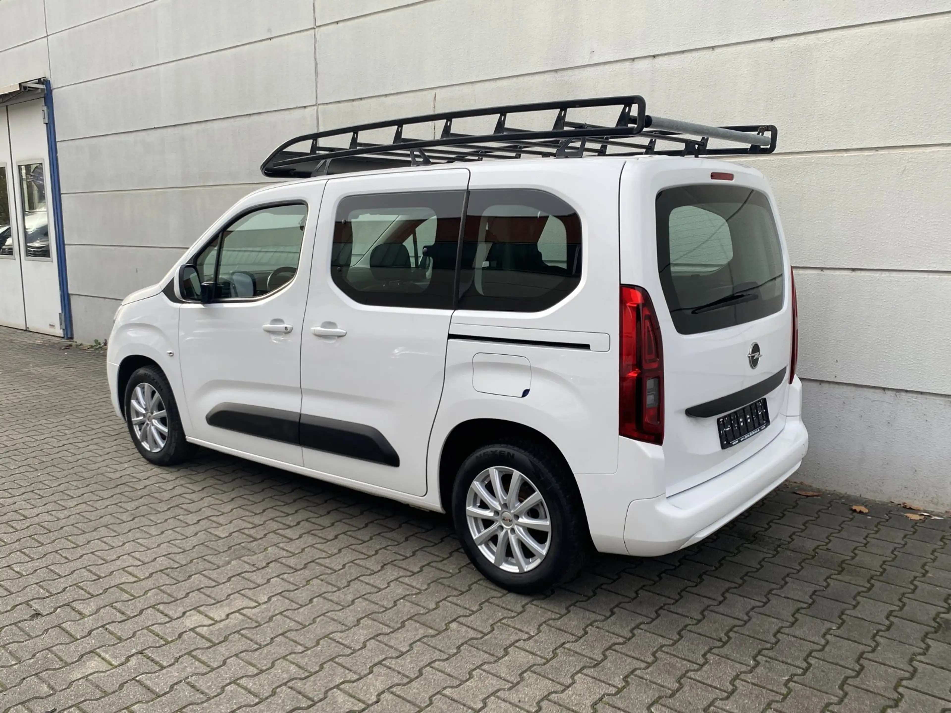 Opel Combo Life 1.2  Turbo Edition Klima Dachträger CarPlay AndAut — photo 8
