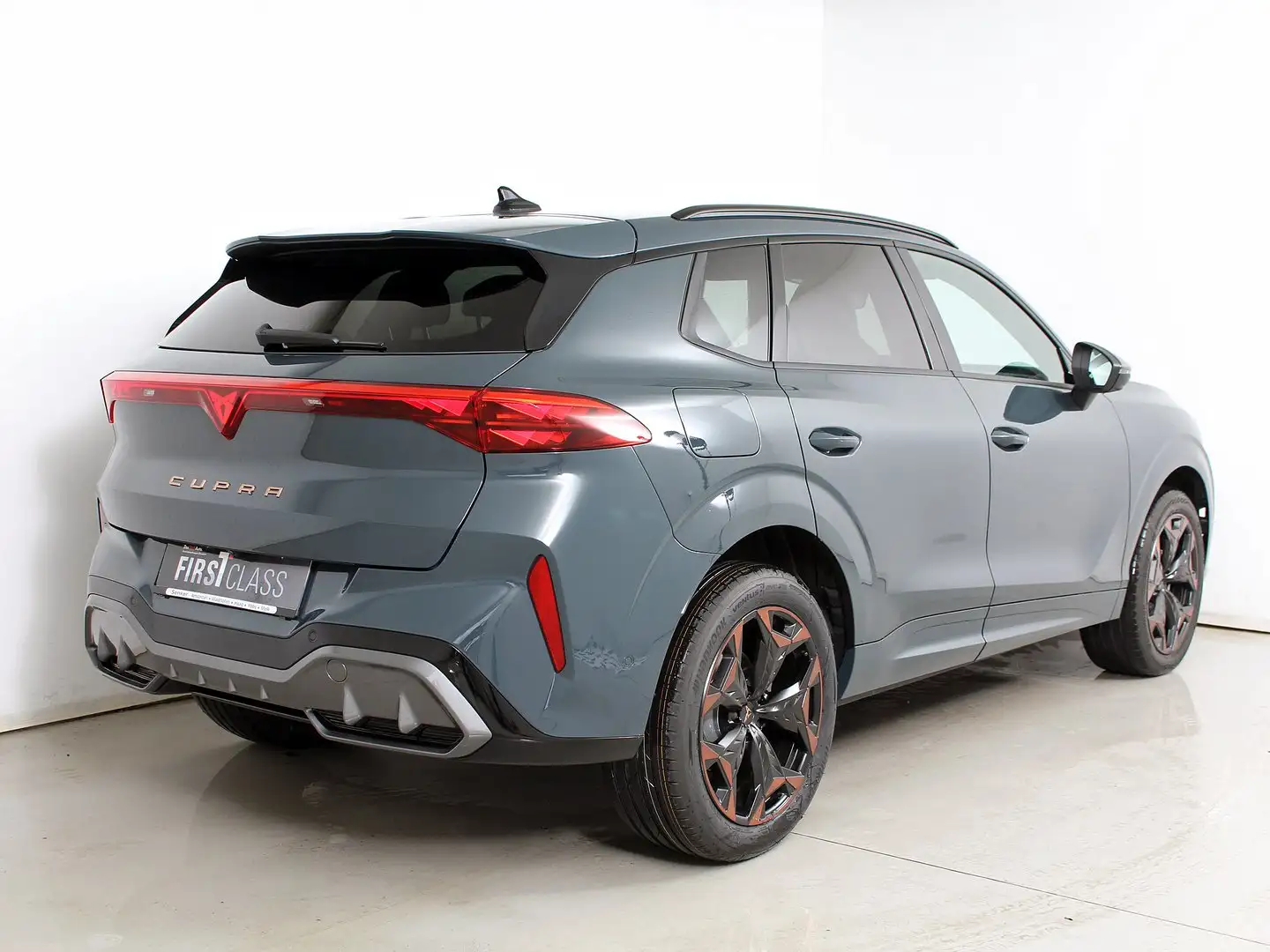 CUPRA Terramar 1.5 e-TSI 150 PS DSG Blau - 2