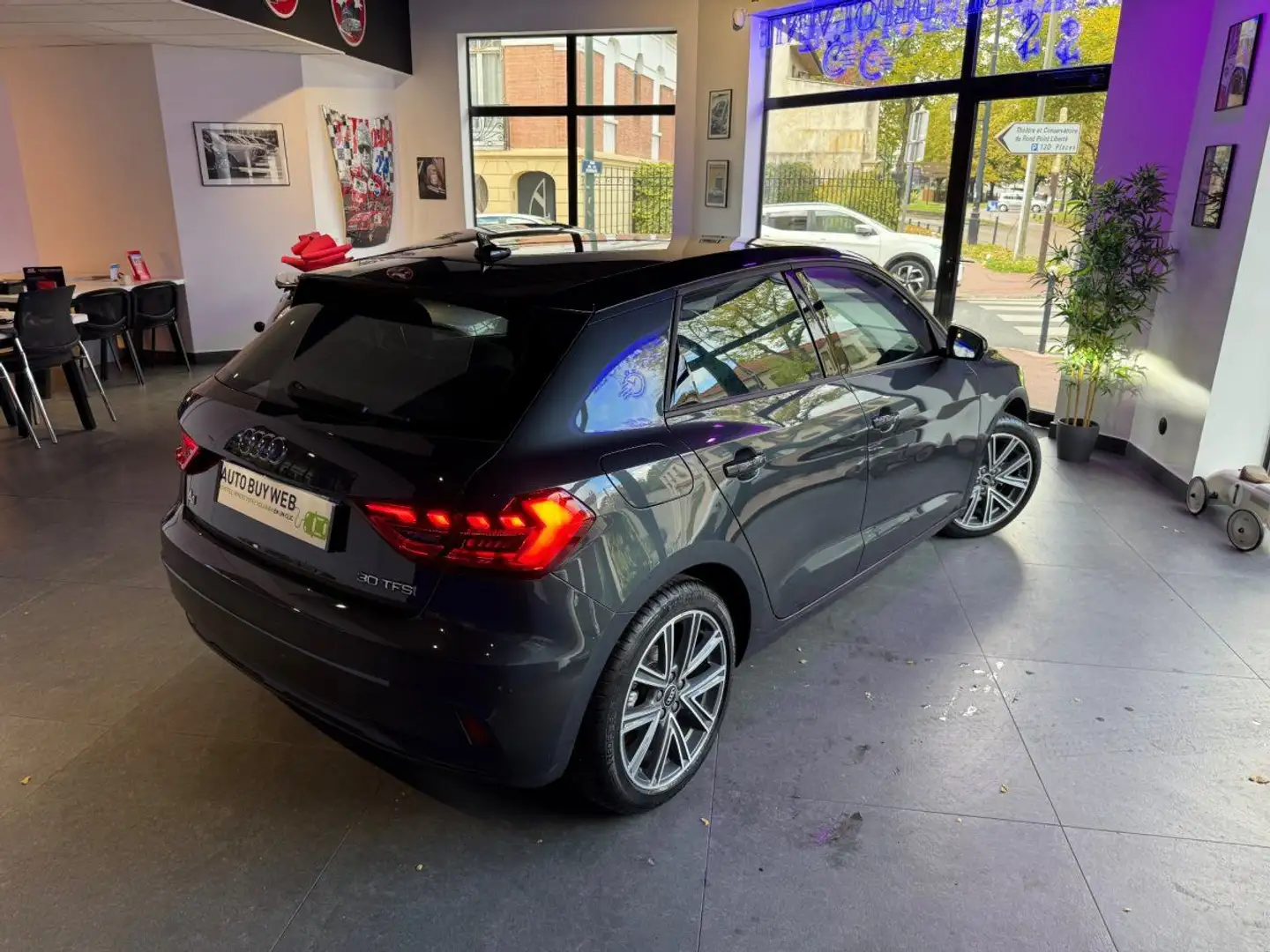 Audi A1 30 TFSI 116 ch S tronic 7 ADVANCED PREMIERE MAIN FRANCAISE Gris - 2
