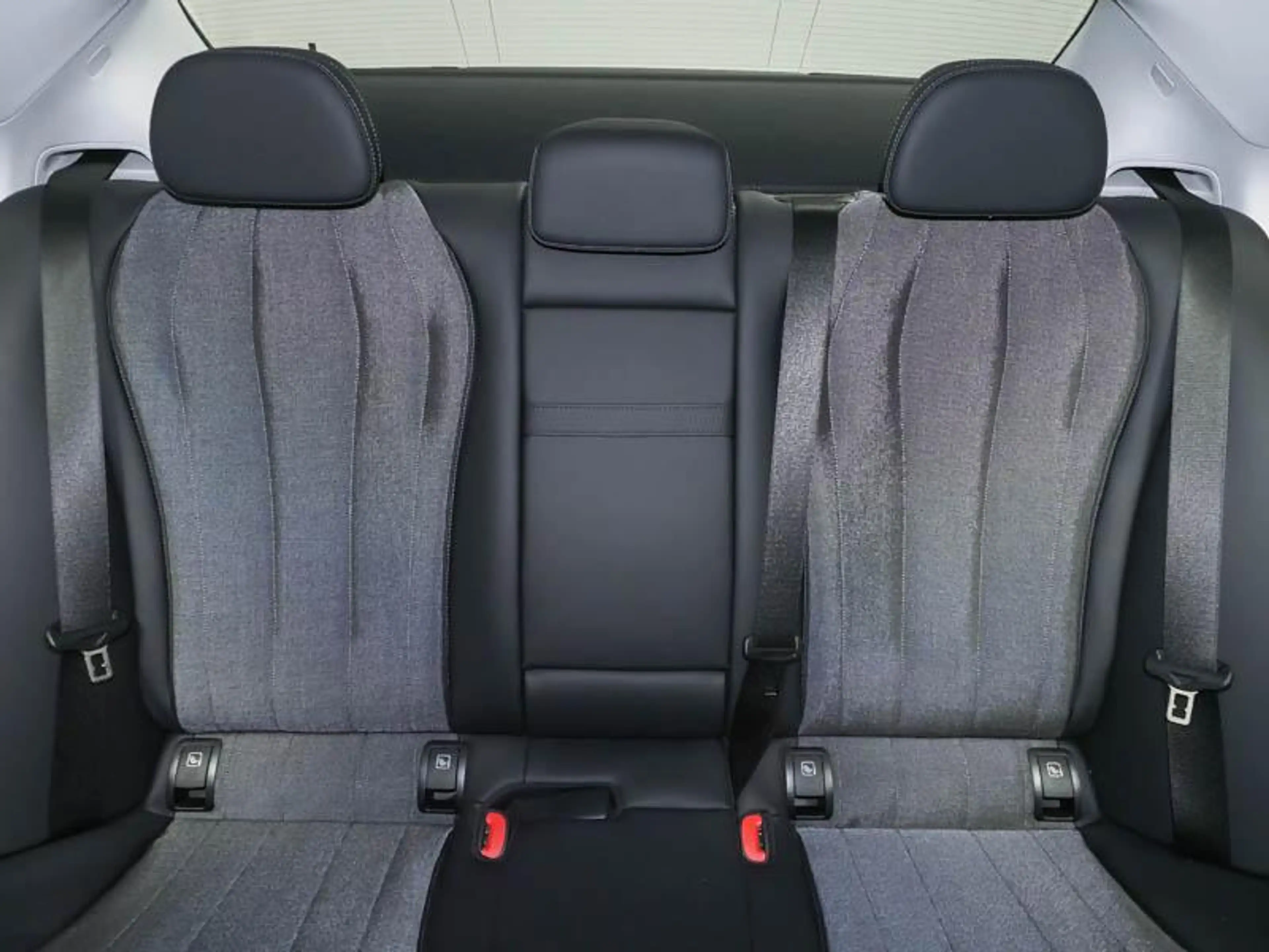 Mercedes-Benz E 220 d Berline Business Line | Trekhaak | Distronic | D — photo 8