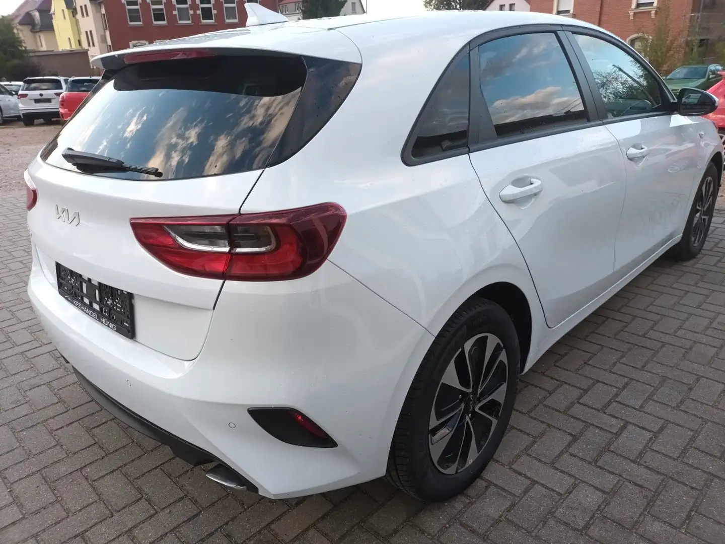 Kia Ceed / cee'd Ceed 1.5T-GDI NAVI+KAMERA+SHZ+GARANTIE 2032 !! Weiß - 2