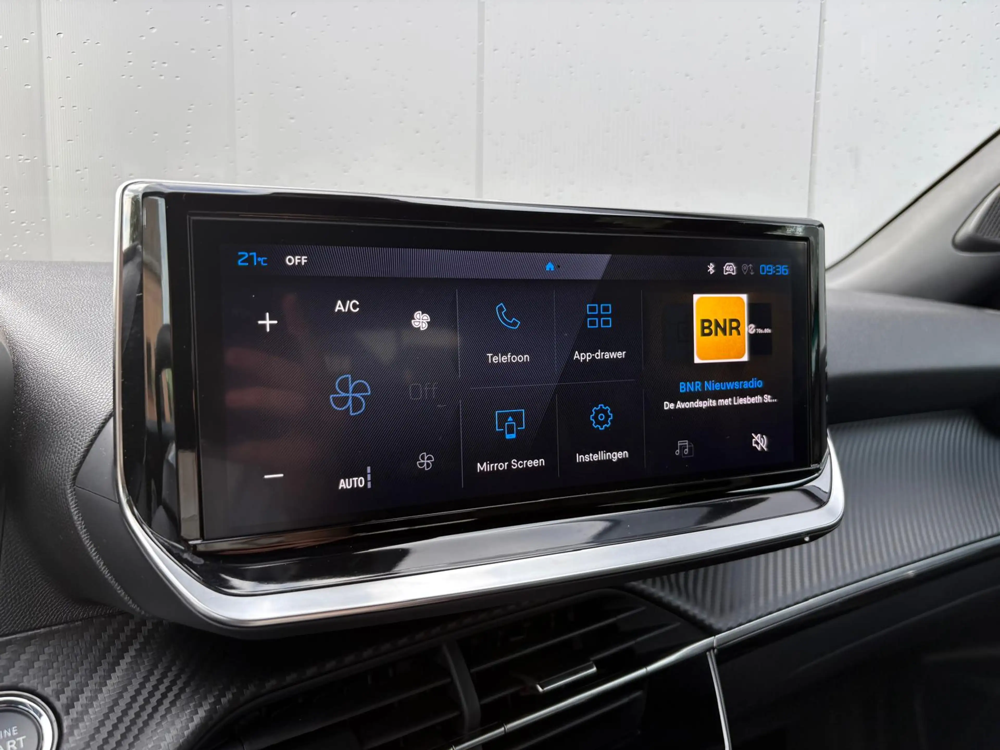 Peugeot e-2008 EV Allure 54 kWh Parkeerhulp/Carplay-Android-auto/ — photo 22