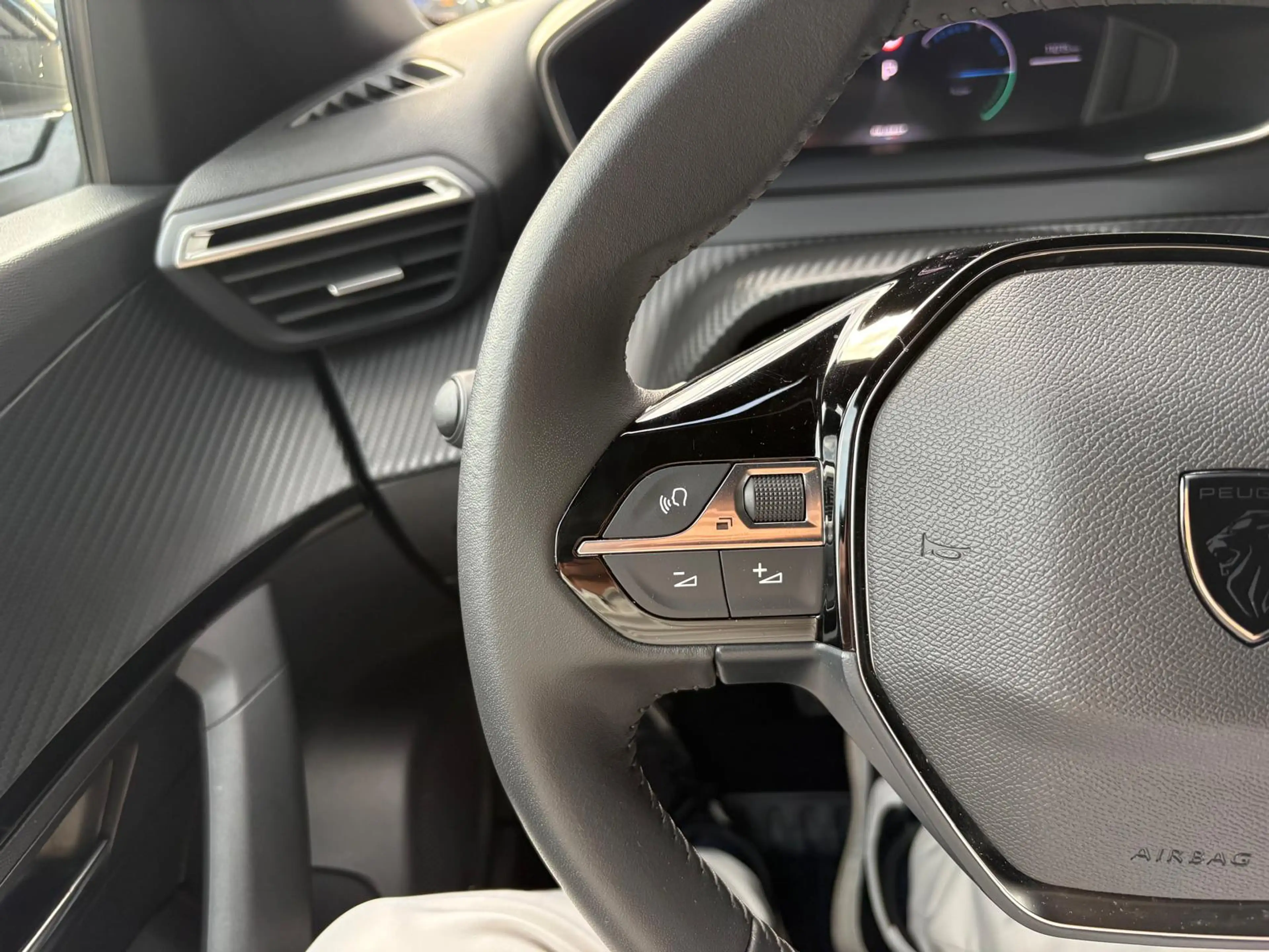Peugeot e-2008 EV Allure 54 kWh Parkeerhulp/Carplay-Android-auto/ — photo 15