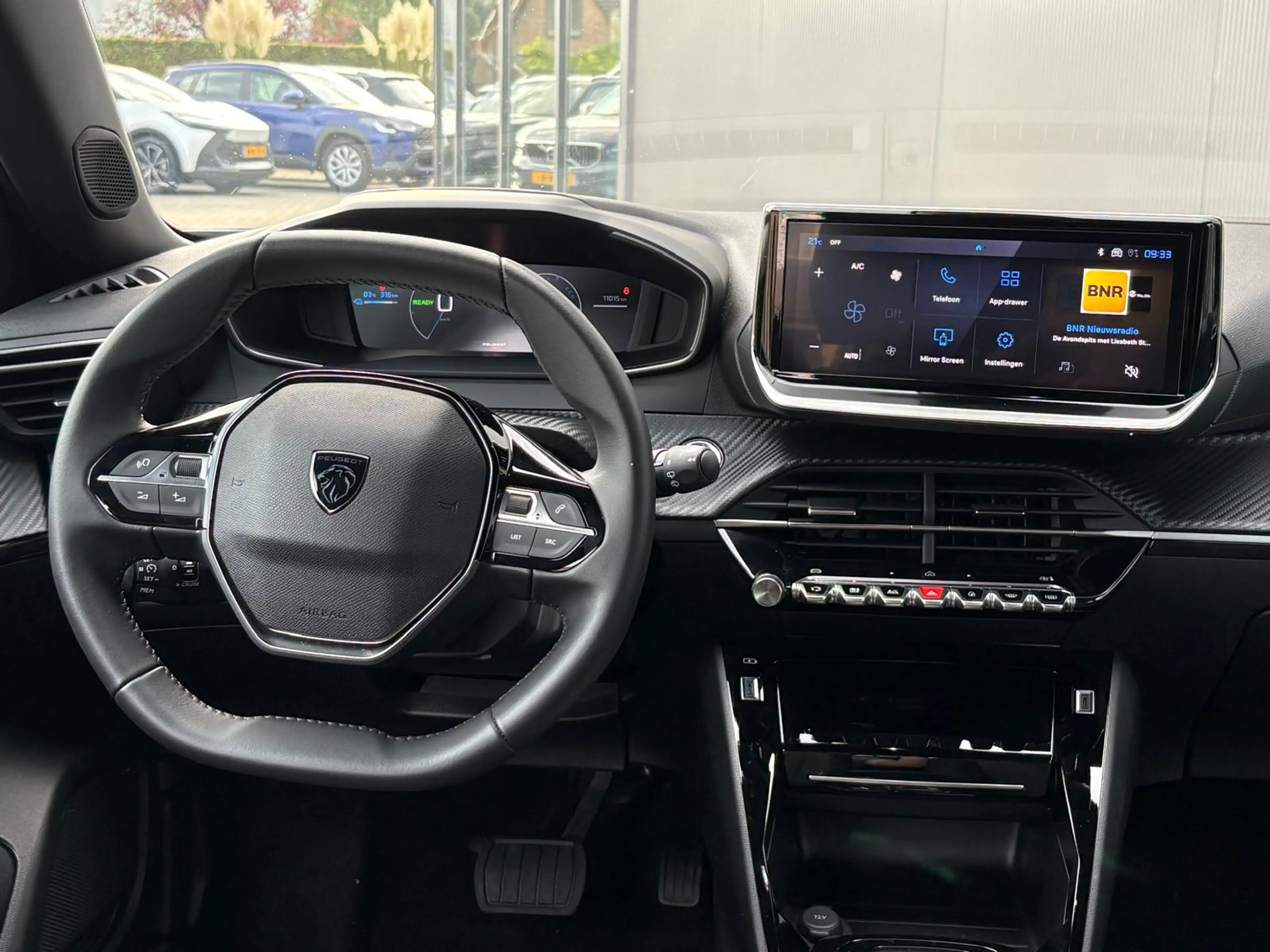 Peugeot e-2008 EV Allure 54 kWh Parkeerhulp/Carplay-Android-auto/ — photo 14