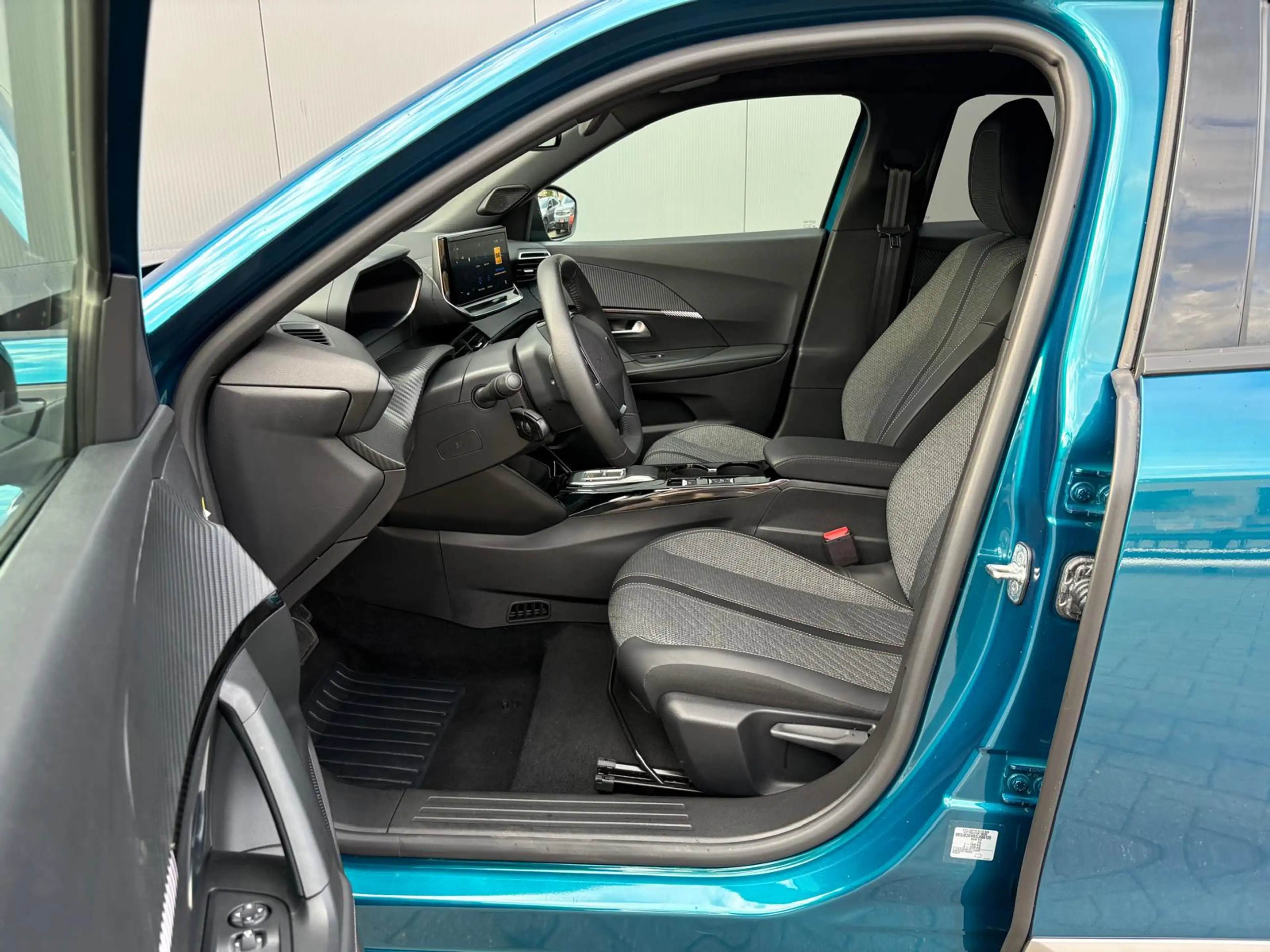 Peugeot e-2008 EV Allure 54 kWh Parkeerhulp/Carplay-Android-auto/ — photo 6