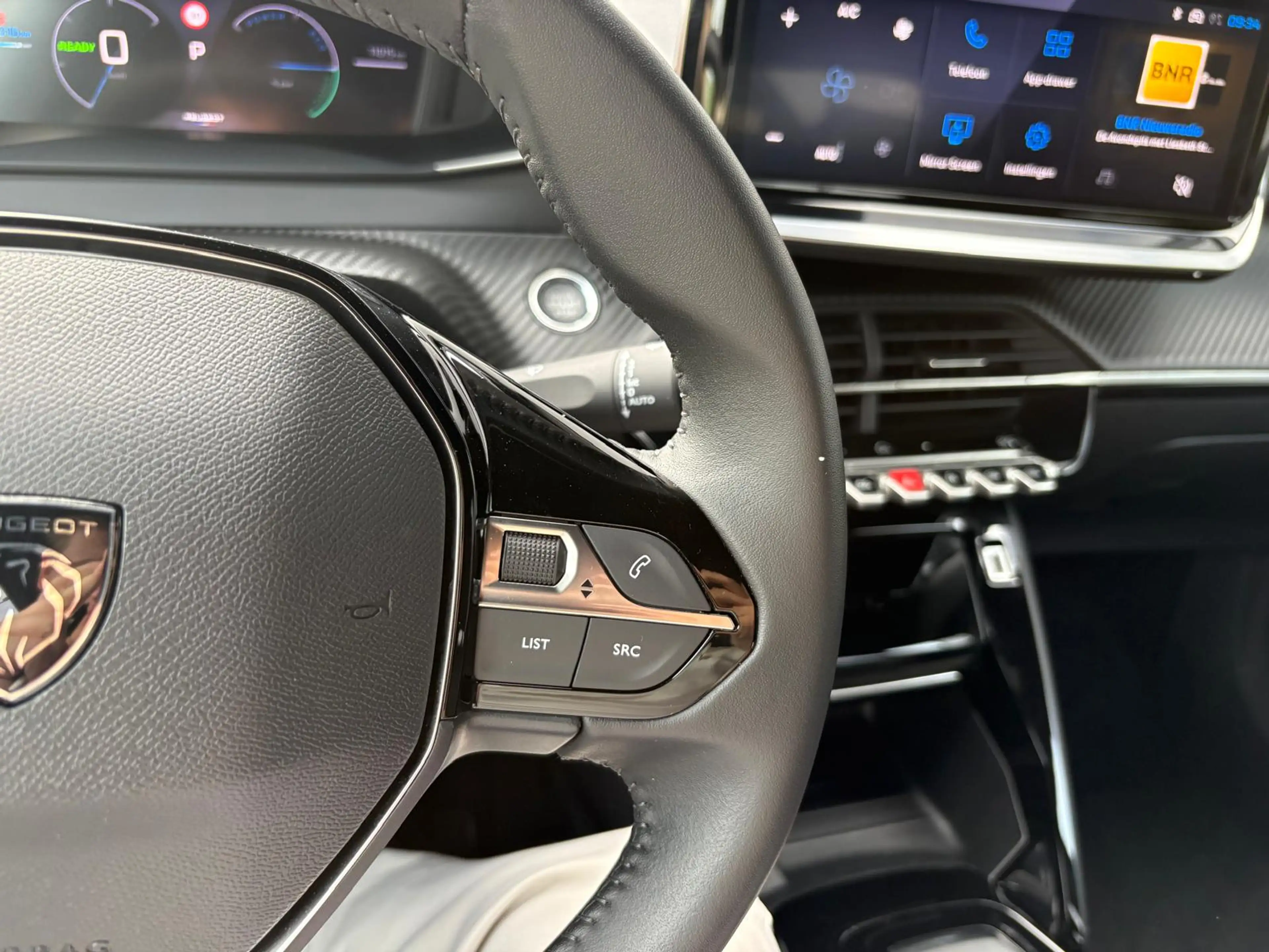 Peugeot e-2008 EV Allure 54 kWh Parkeerhulp/Carplay-Android-auto/ — photo 16