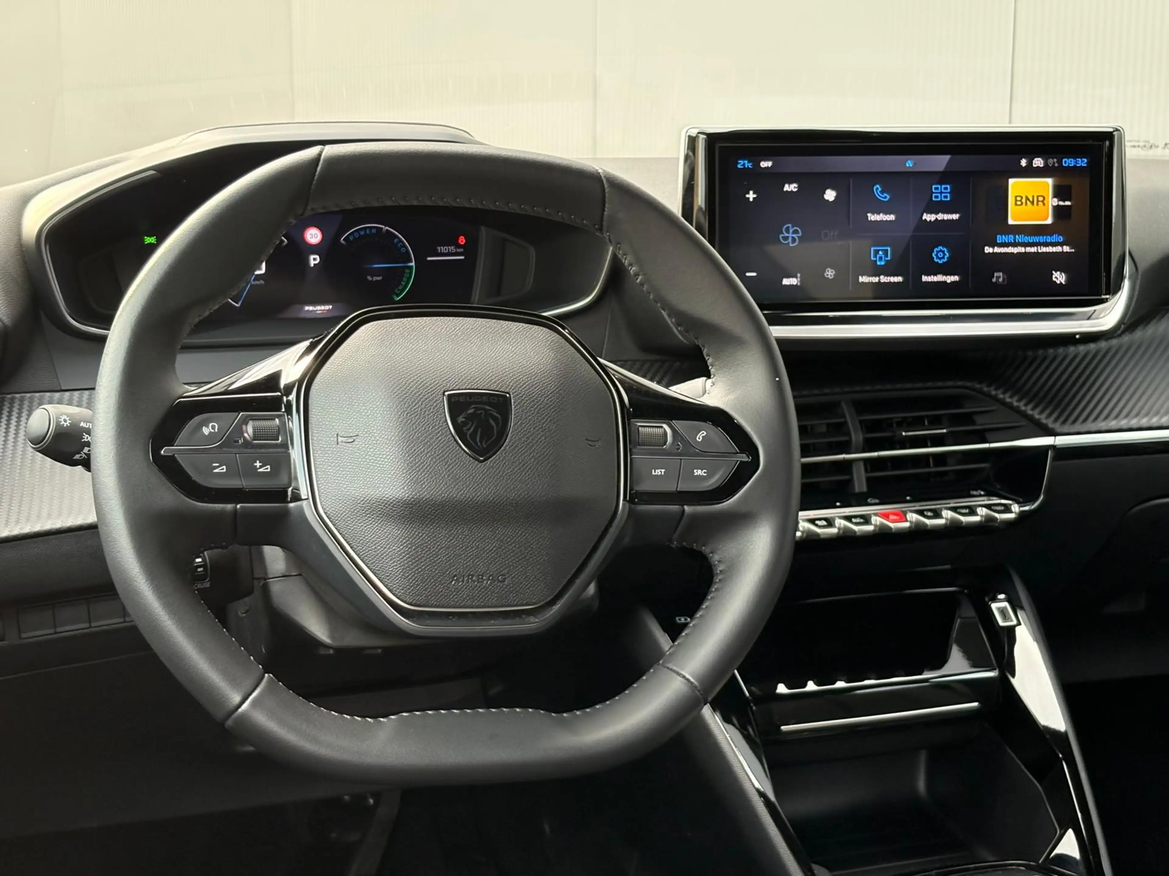 Peugeot e-2008 EV Allure 54 kWh Parkeerhulp/Carplay-Android-auto/ — photo 13