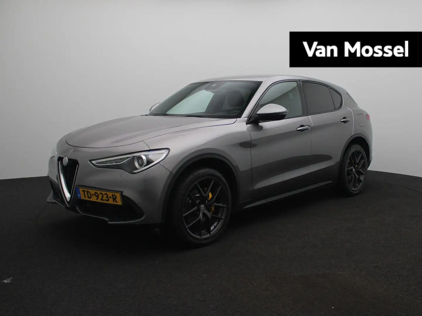 Alfa Romeo Stelvio Q4 2.0 T 280pk AWD Super | Lederen Sportstoelen | Grijs - 1