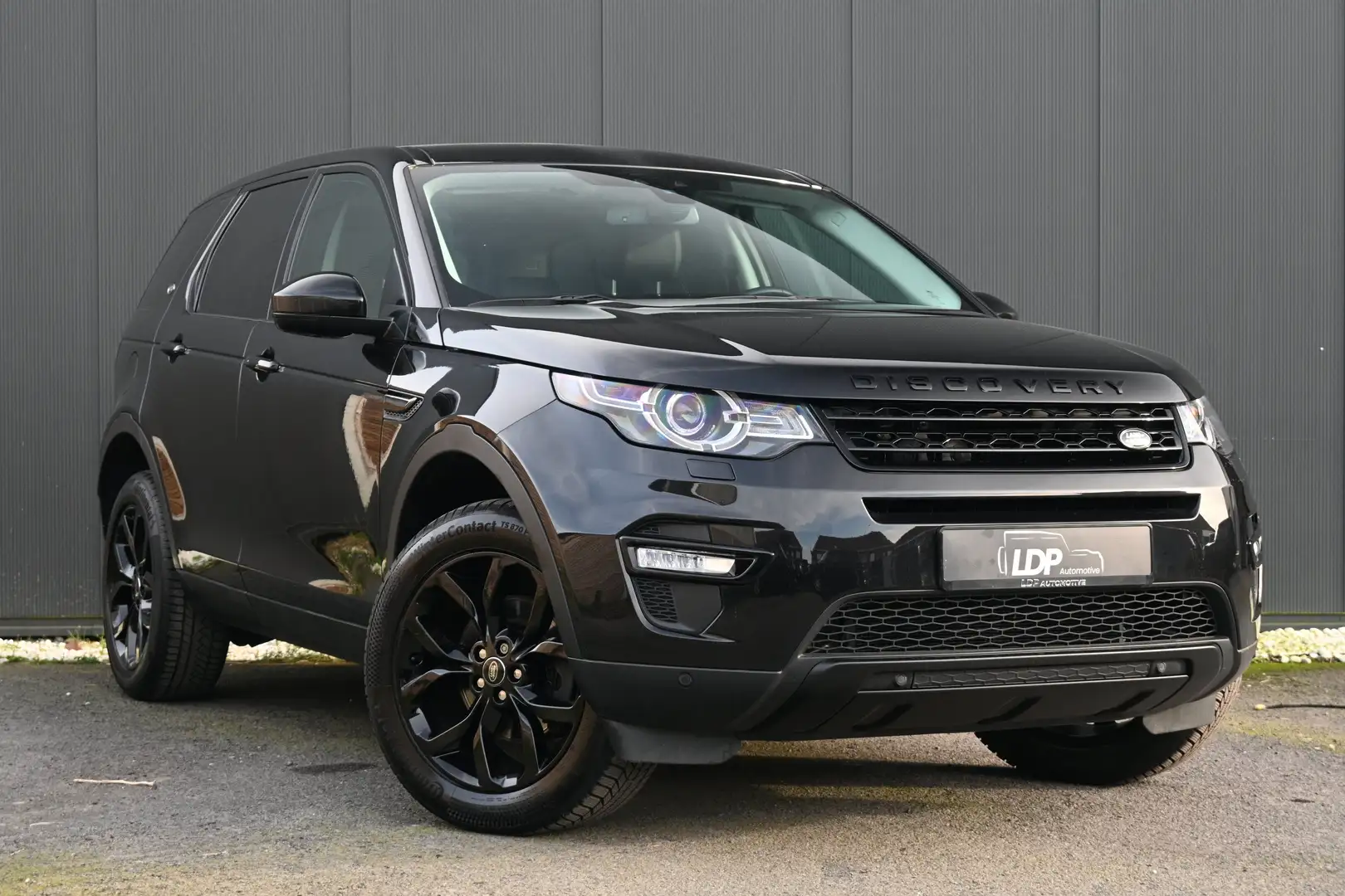 Land Rover Discovery Sport 2.0 TD4 HSE Noir - 1