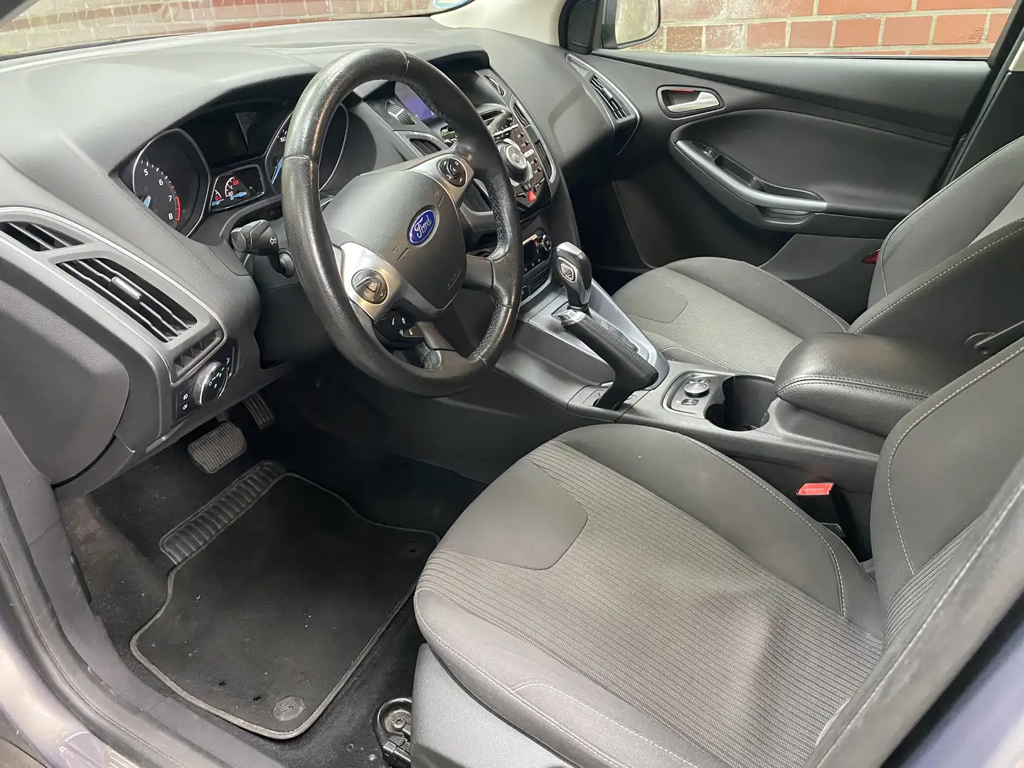 Ford Focus Focus Turnier 1.6 Ti-VCT Aut. SYNC Edition Grau - 2