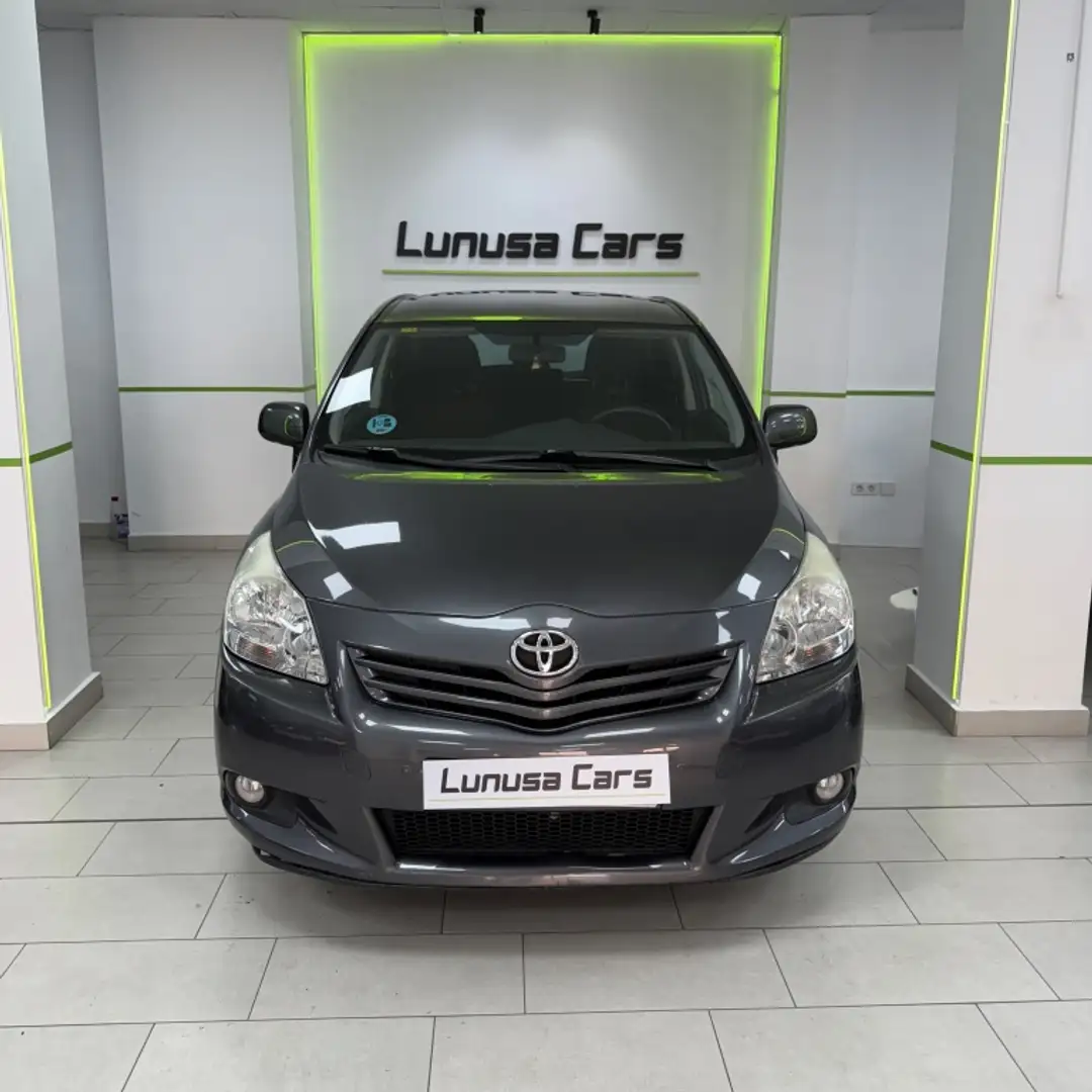 Toyota Verso 1.6 Active 5pl. Gris - 2