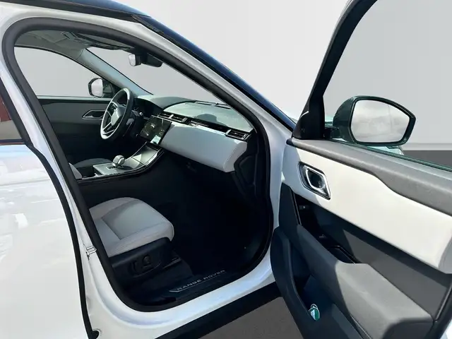Land Rover Range Rover Velar view 10