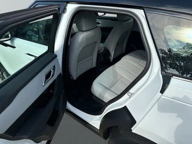 Land Rover Range Rover Velar view 9