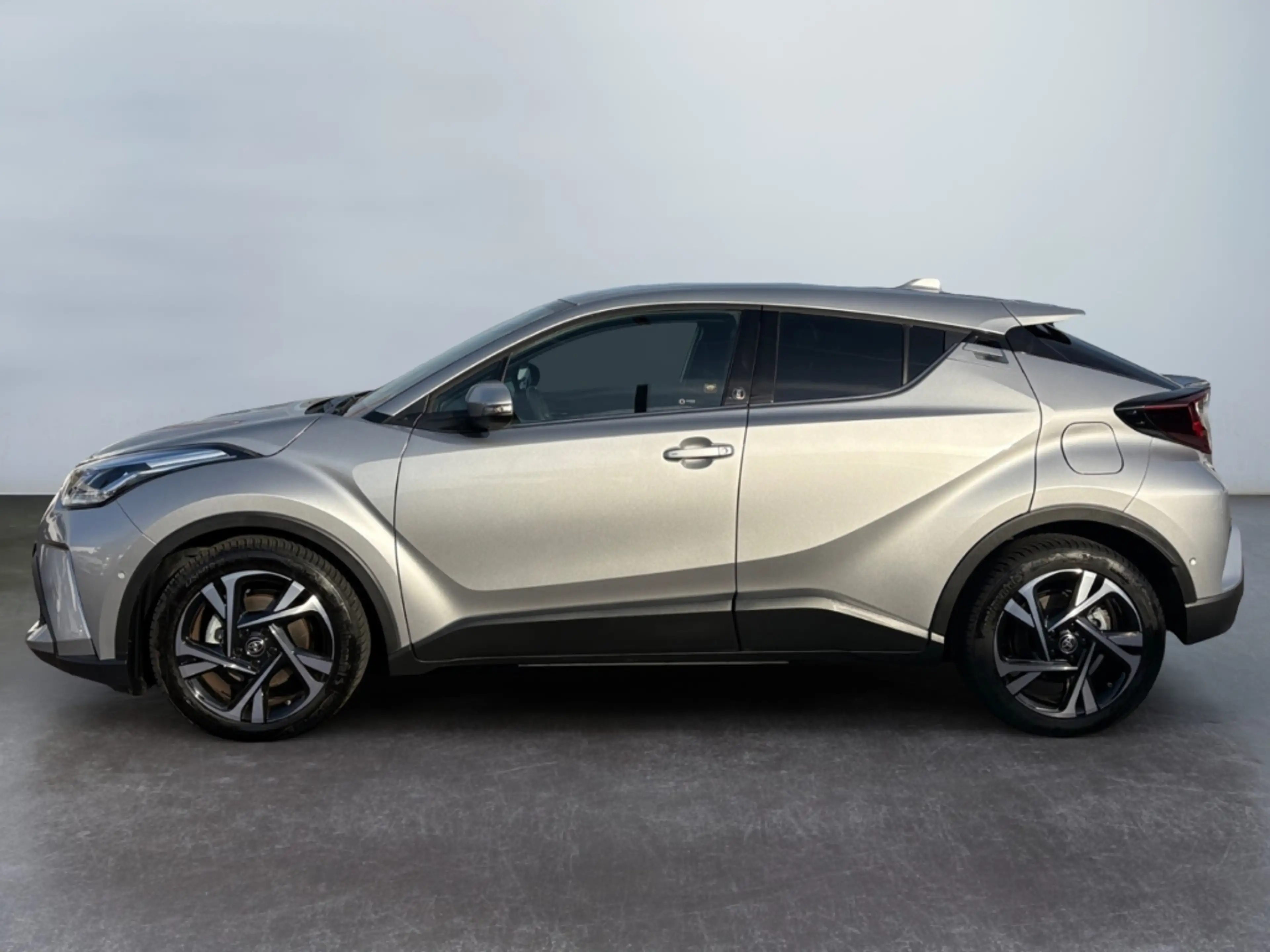 Toyota C-HR 1.8 Hybrid Team D *LED*CarPlay*CAM*SHZ*ACC* — photo 5
