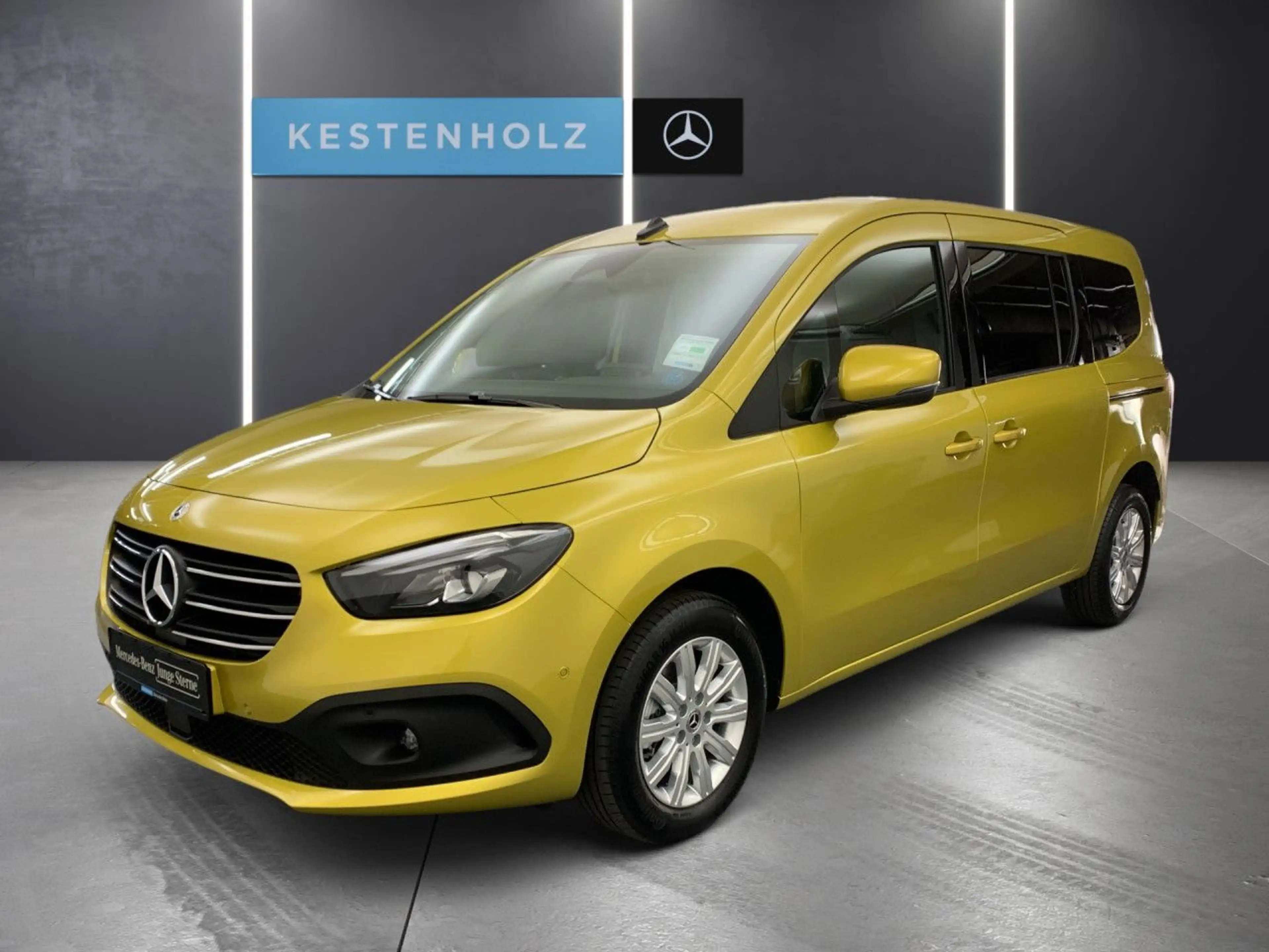 Mercedes-Benz T-Class T 180 Lang LED AHK Keyl-GO Kamera Spurhalt-Ass PTS — photo 2