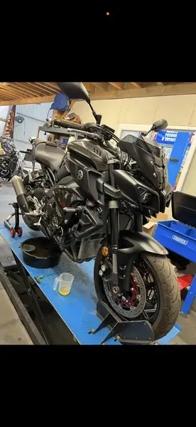 Yamaha MT-10 - foto 2