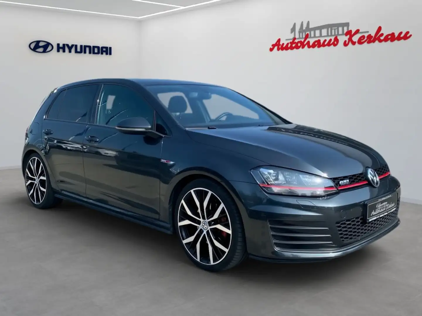 Volkswagen Golf GTI BlueMotion Technology DSG - 2