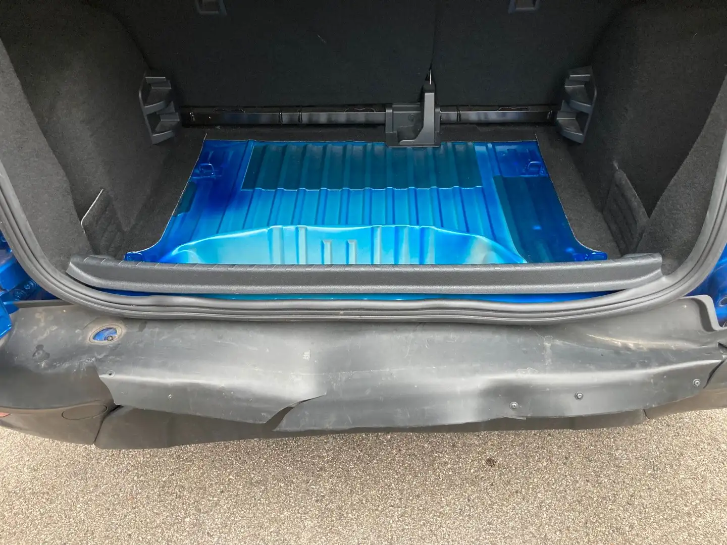 Ford EcoSport Cool & Connect Heckschaden Blau - 2