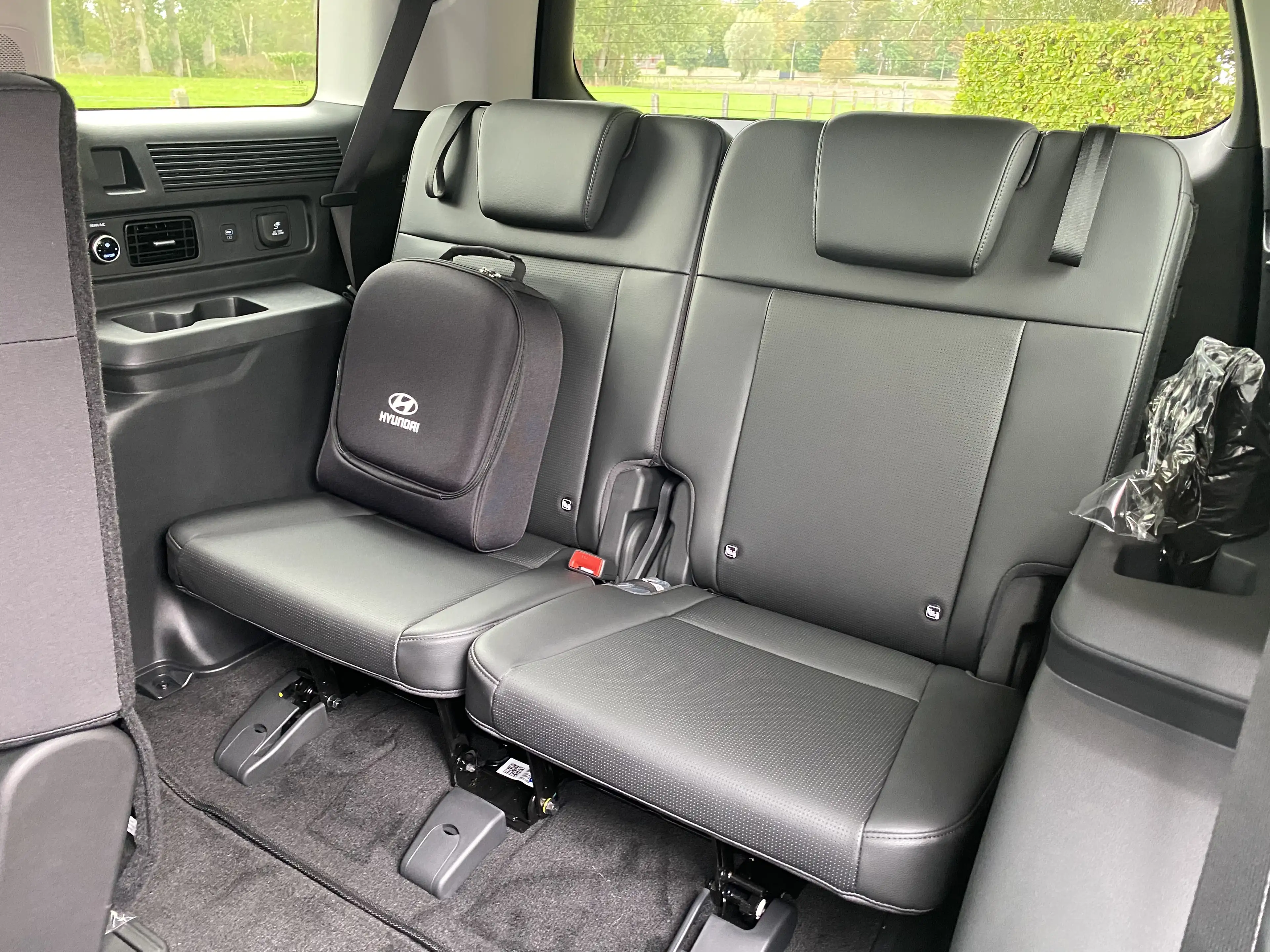 Hyundai SANTA FE PHEV 1.6 T-GDi A/T LUXURY 253 A6 7S 4WD — photo 14