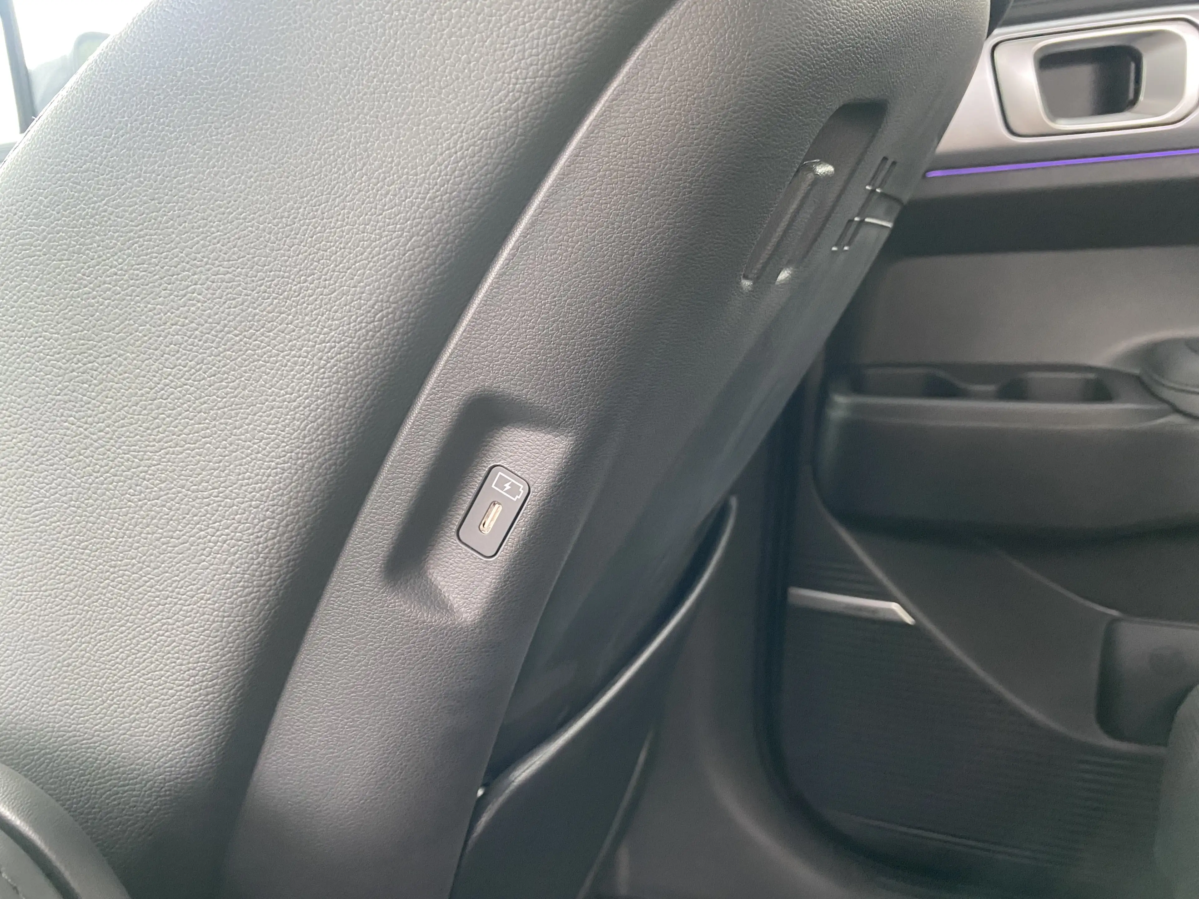 Hyundai SANTA FE PHEV 1.6 T-GDi A/T LUXURY 253 A6 7S 4WD — photo 13