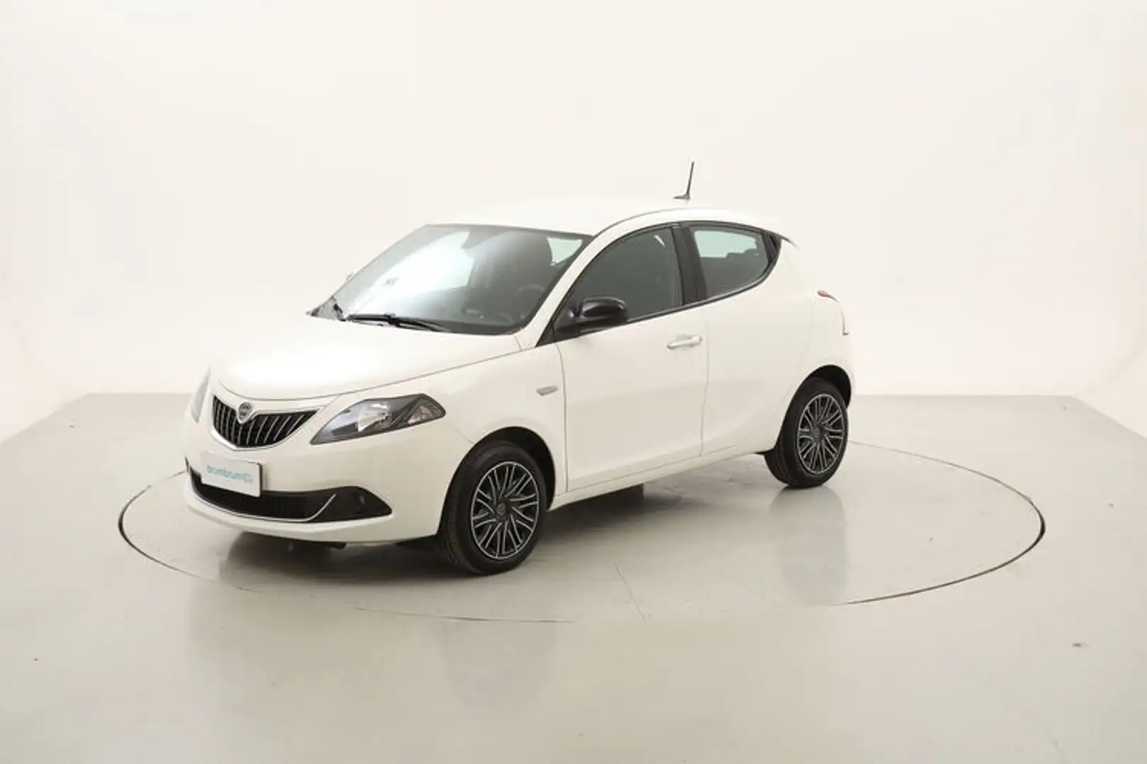 Lancia Ypsilon Gold 1.0 Mild Hybrid 69CV Bianco - 1
