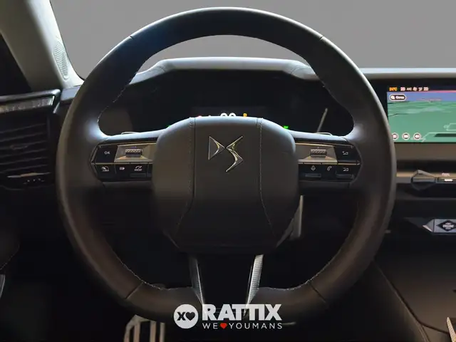 DS Automobiles DS 4 view 9