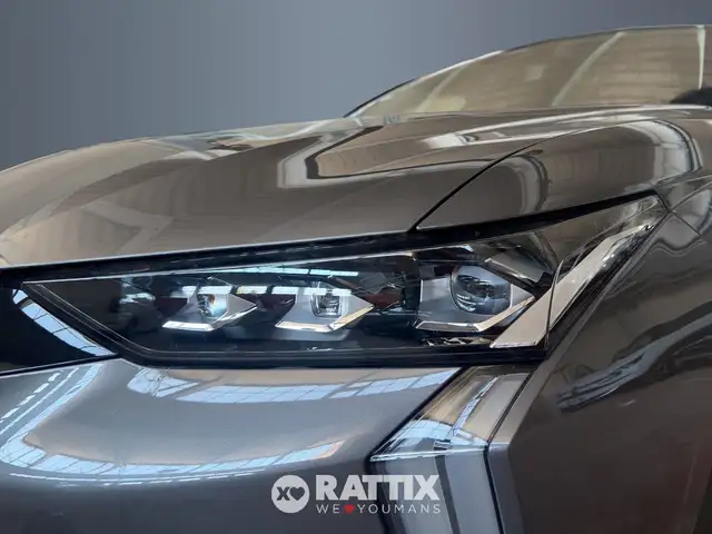 DS Automobiles DS 4 view 3