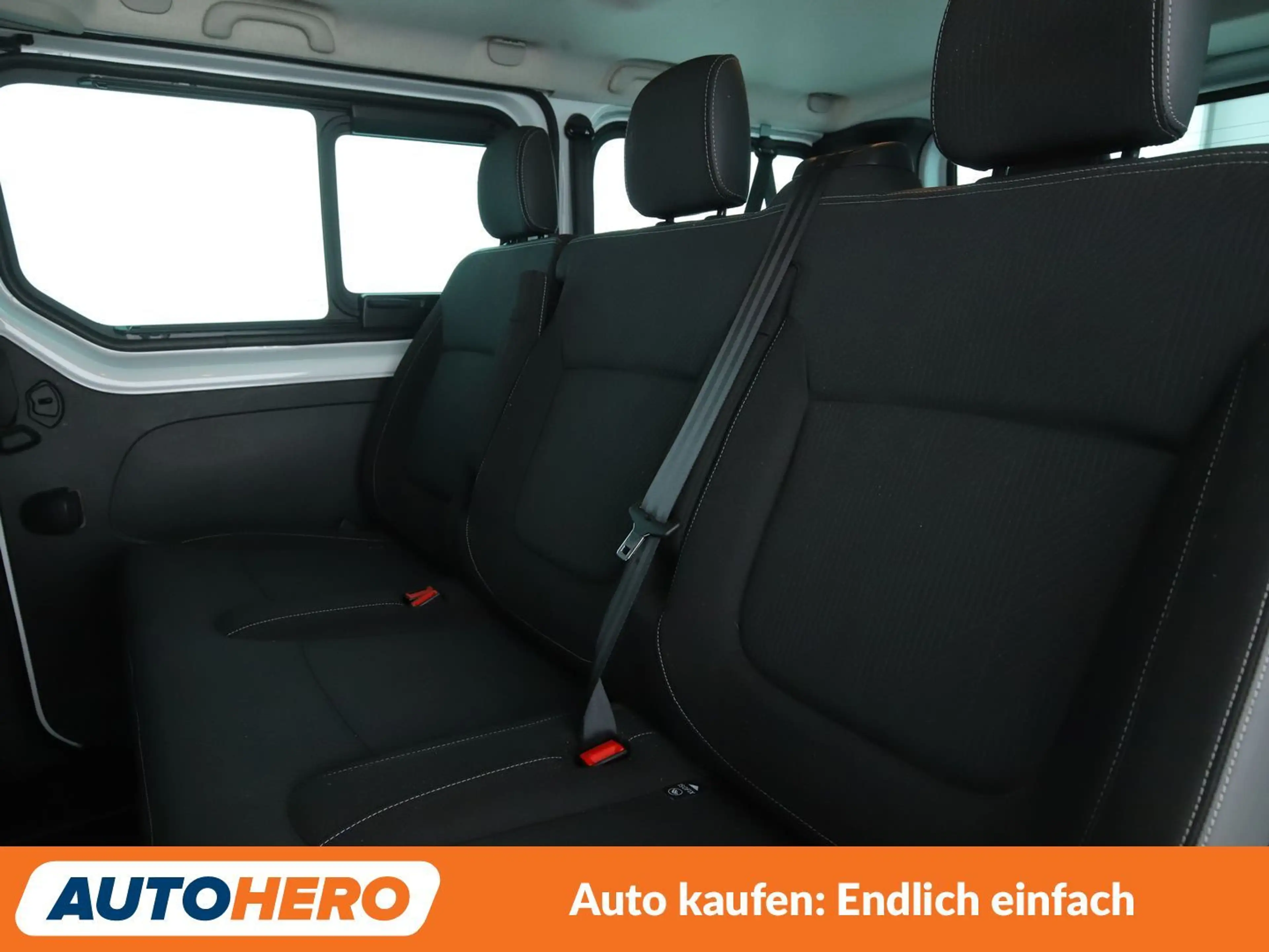 Nissan NV300 2.0 dCi L1H1 2,7t PREMIUM *AHK*NAV*TEMP*PDC*SHZ* — photo 14