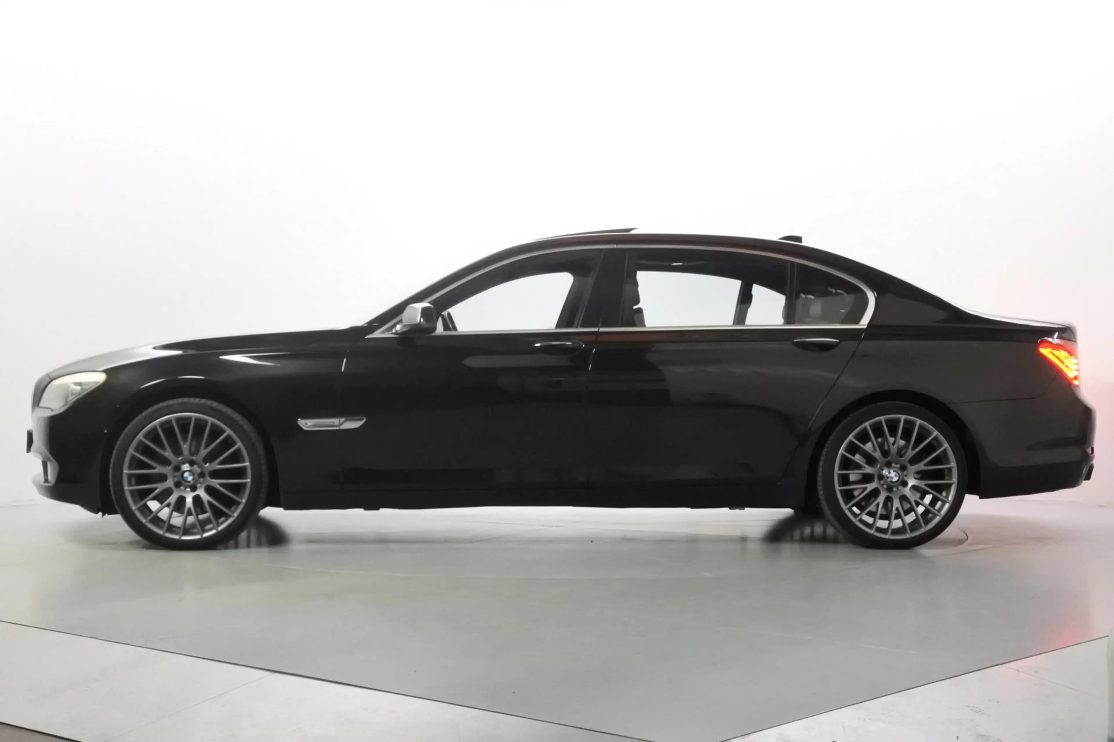 BMW 760 7-serie 760Li V12 Individual — photo 24