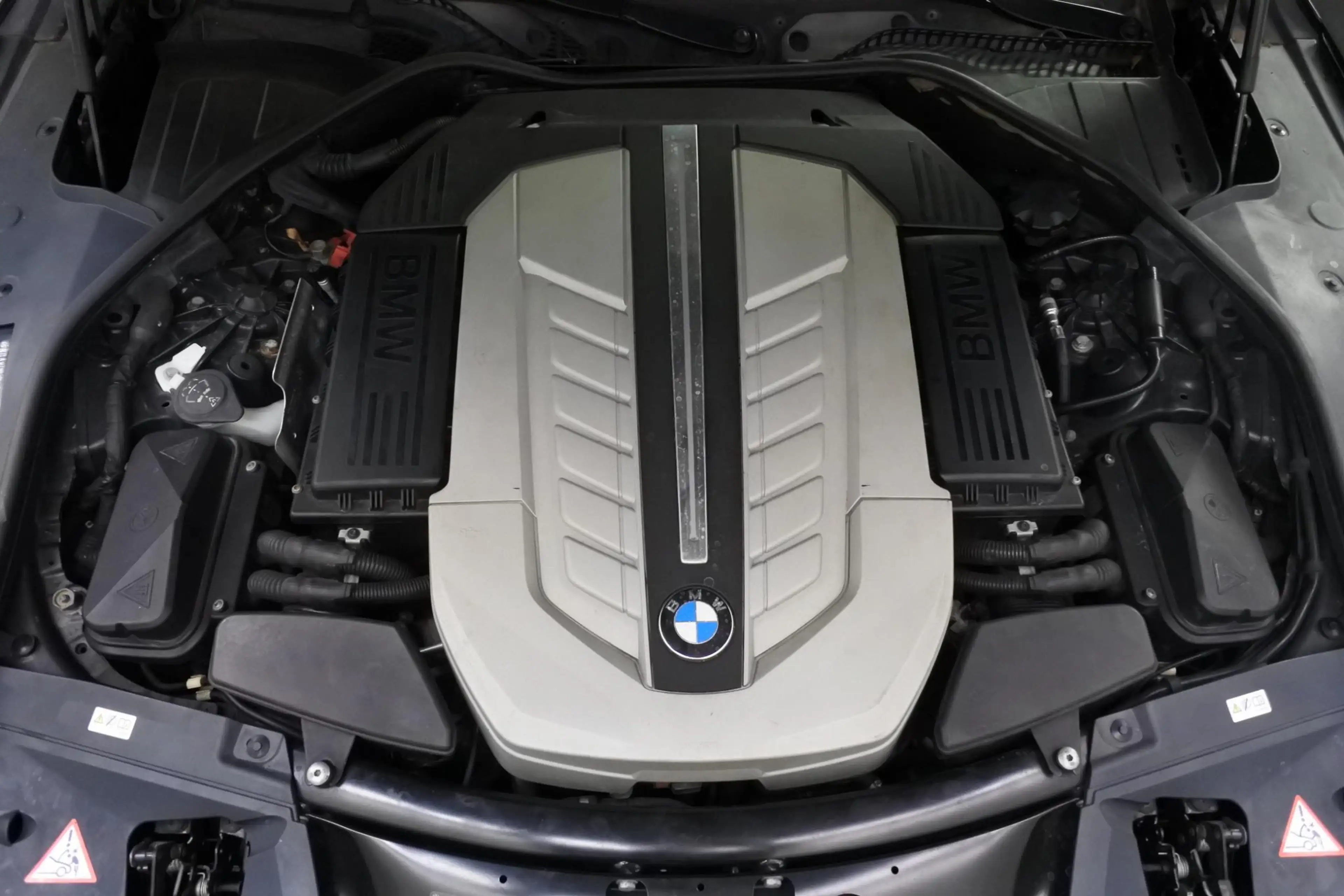 BMW 760 7-serie 760Li V12 Individual — photo 13