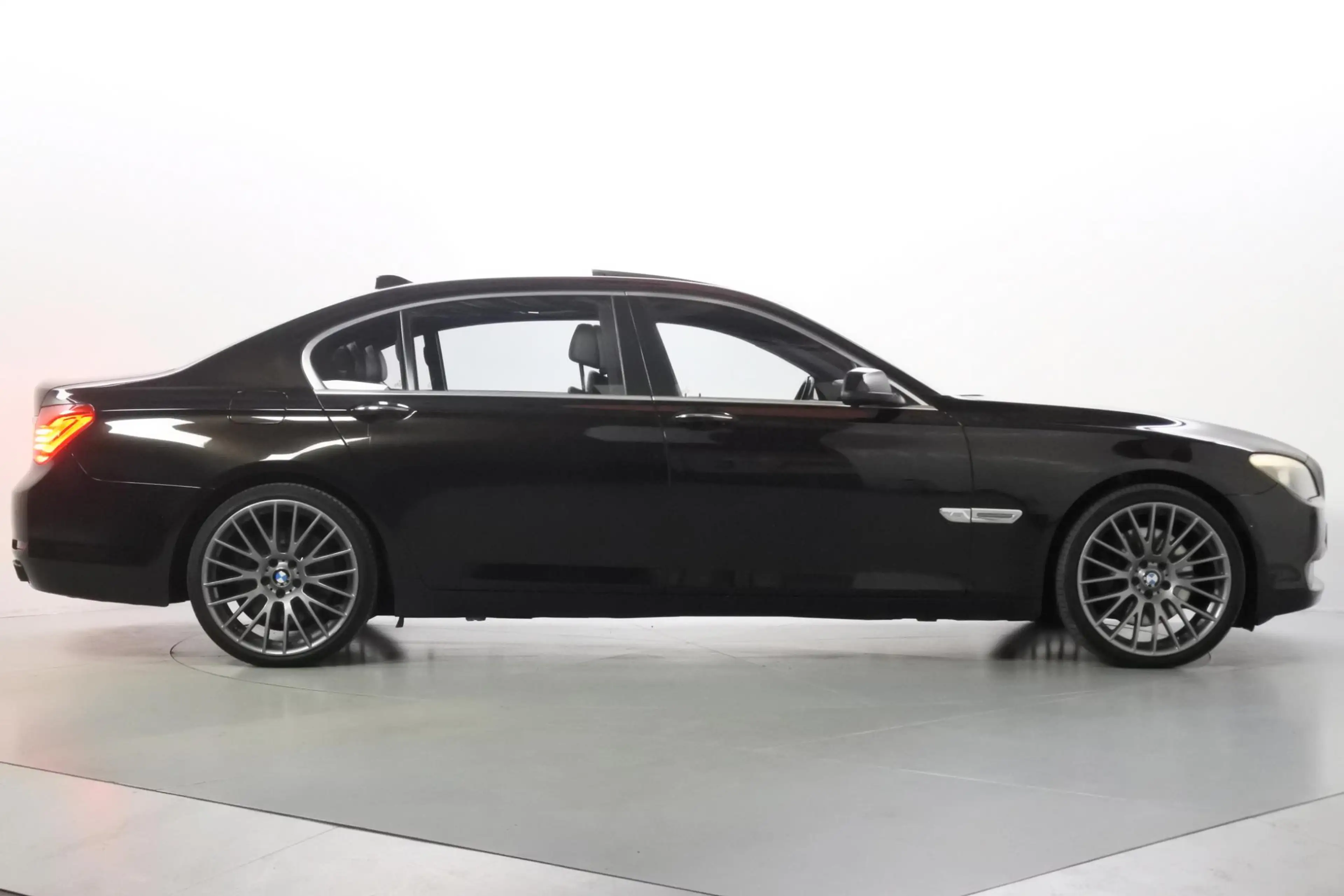 BMW 760 7-serie 760Li V12 Individual — photo 23