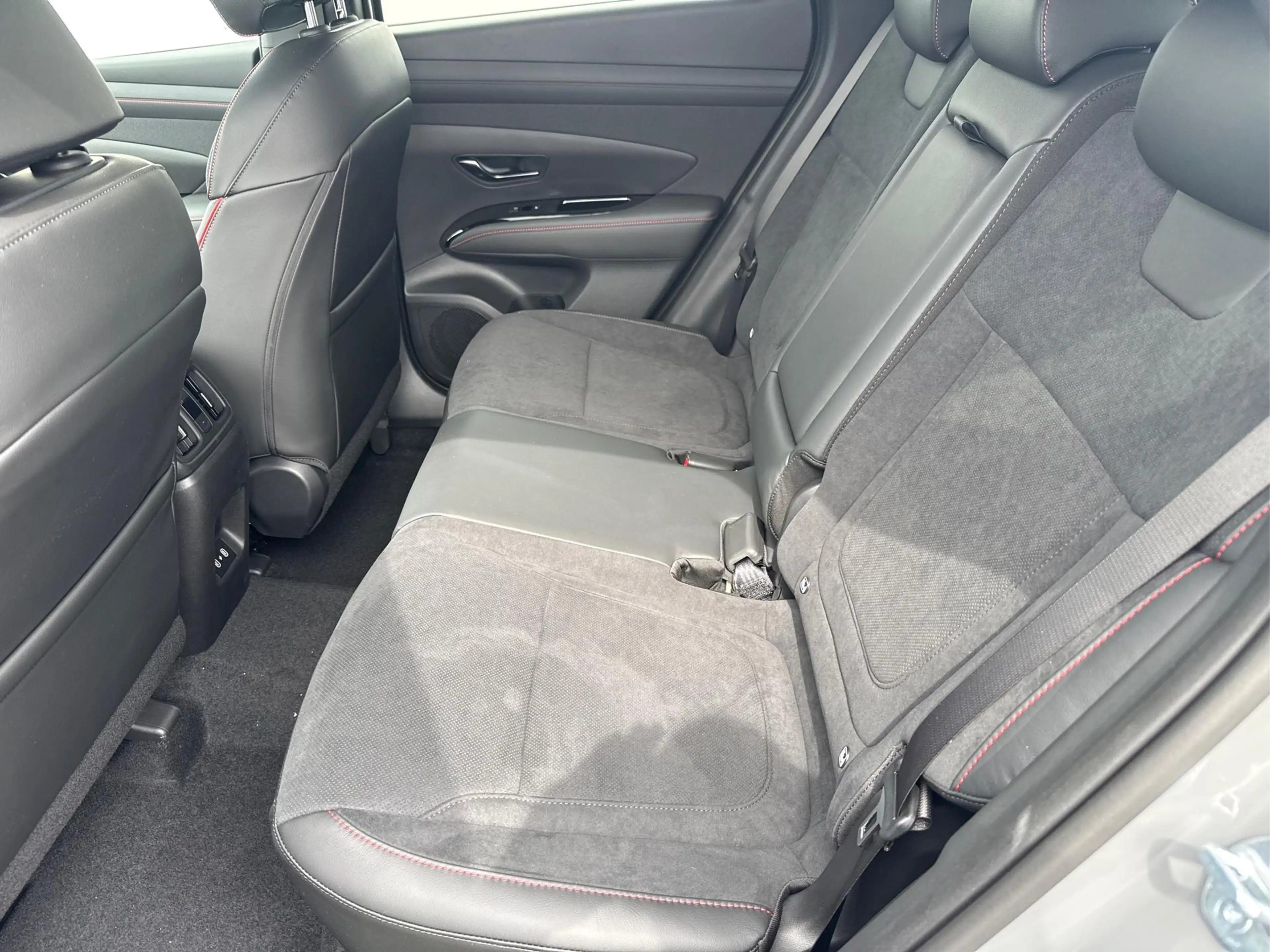 Hyundai TUCSON PREMIUM DCT N-LINE PANO E-SHIFT NAVI ACC 1.6 T-... — photo 11