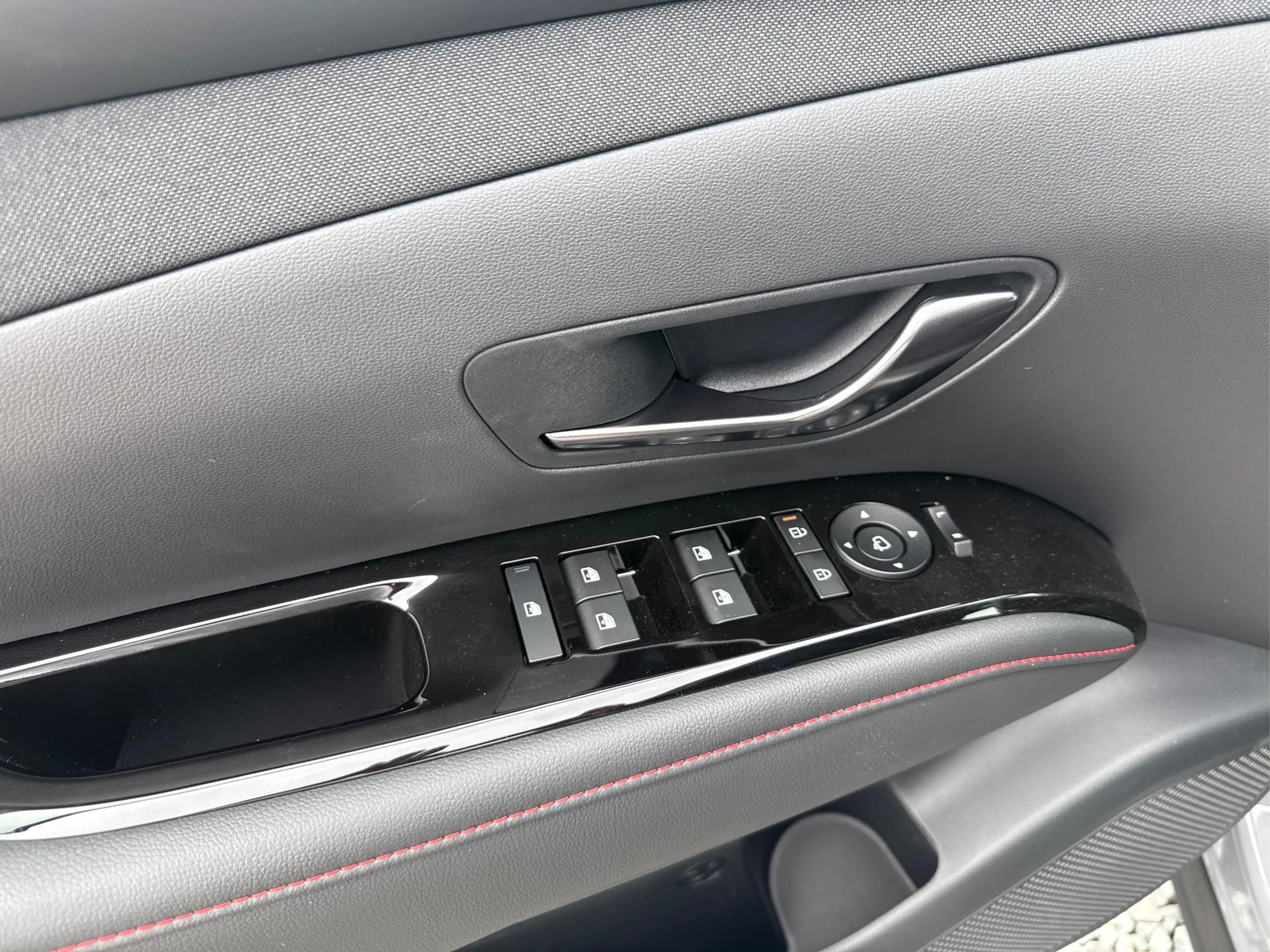 Hyundai TUCSON PREMIUM DCT N-LINE PANO E-SHIFT NAVI ACC 1.6 T-... — photo 15