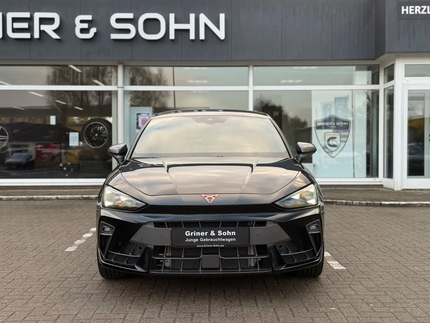 CUPRA Leon 1.5 eTSI,Virtual,Matrix,R-Kam,ACC,Side,3,99 Schwarz - 2