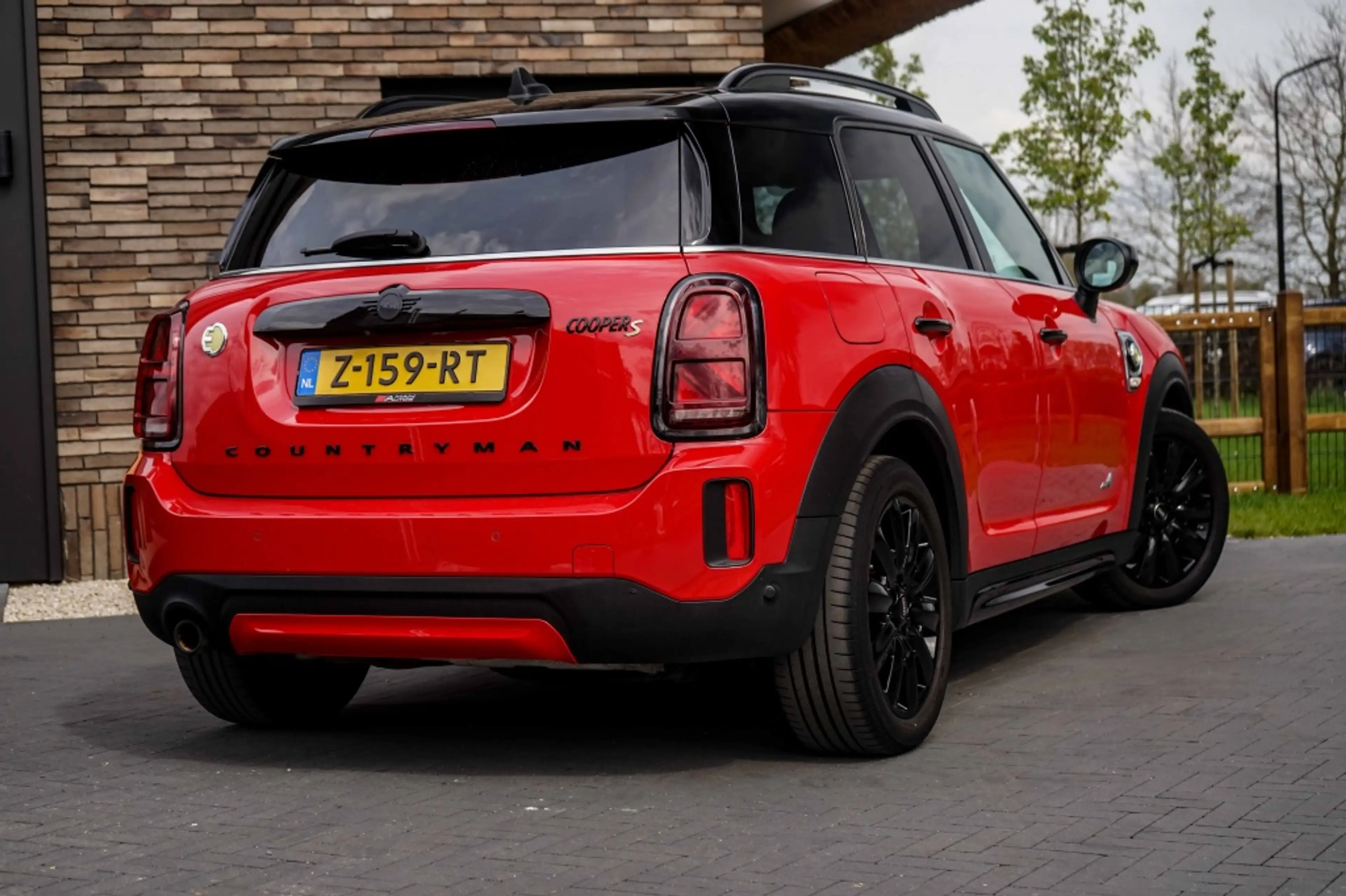 MINI Cooper SE Countryman Classic Trim All4 PHEV Chili-Red SOH91% — photo 7
