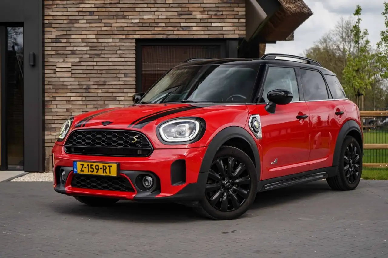 MINI Cooper SE Countryman Classic Trim All4 PHEV Chili-Red SOH91% — photo 1 of 40