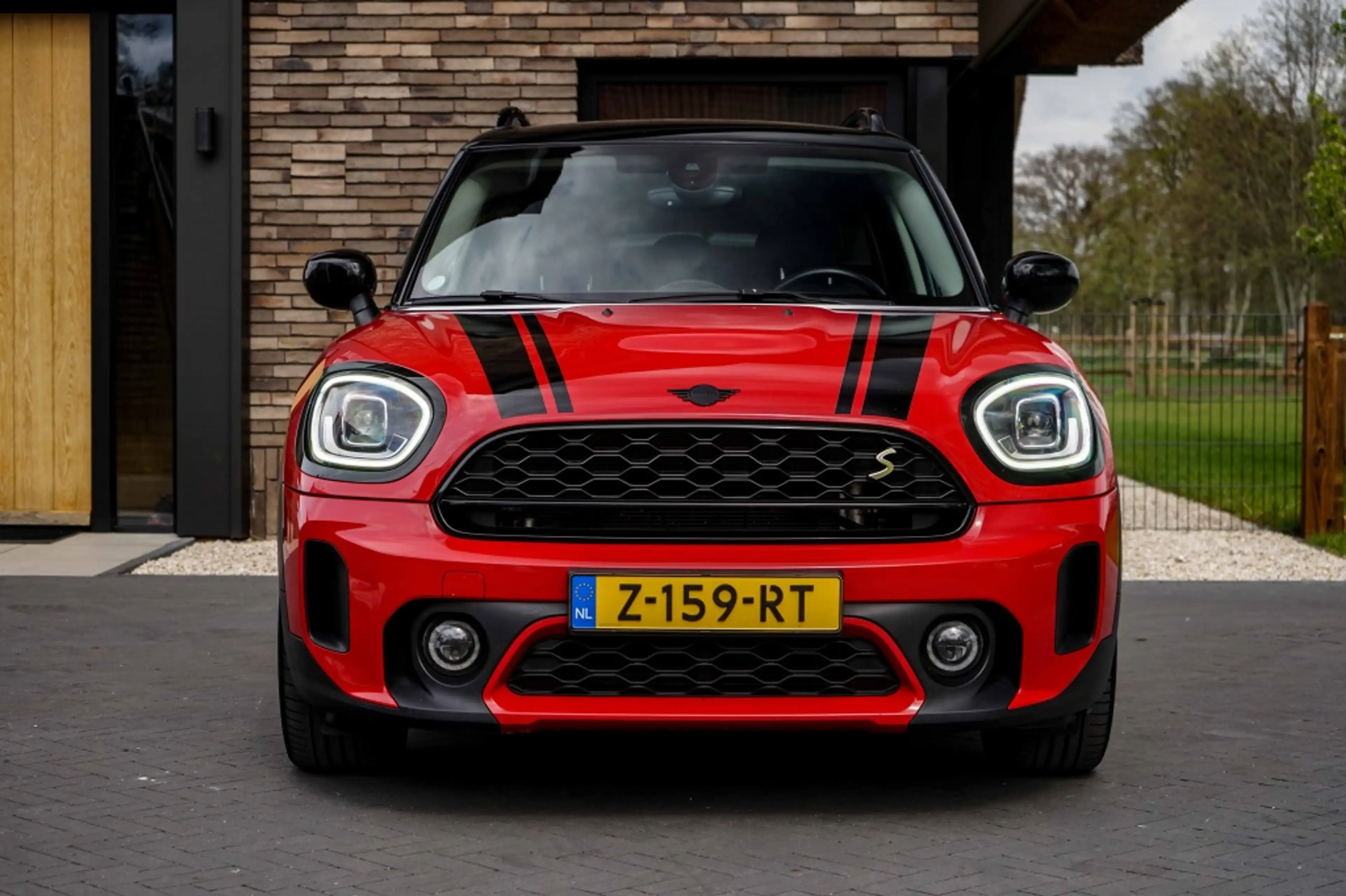 MINI Cooper SE Countryman Classic Trim All4 PHEV Chili-Red SOH91% — photo 3