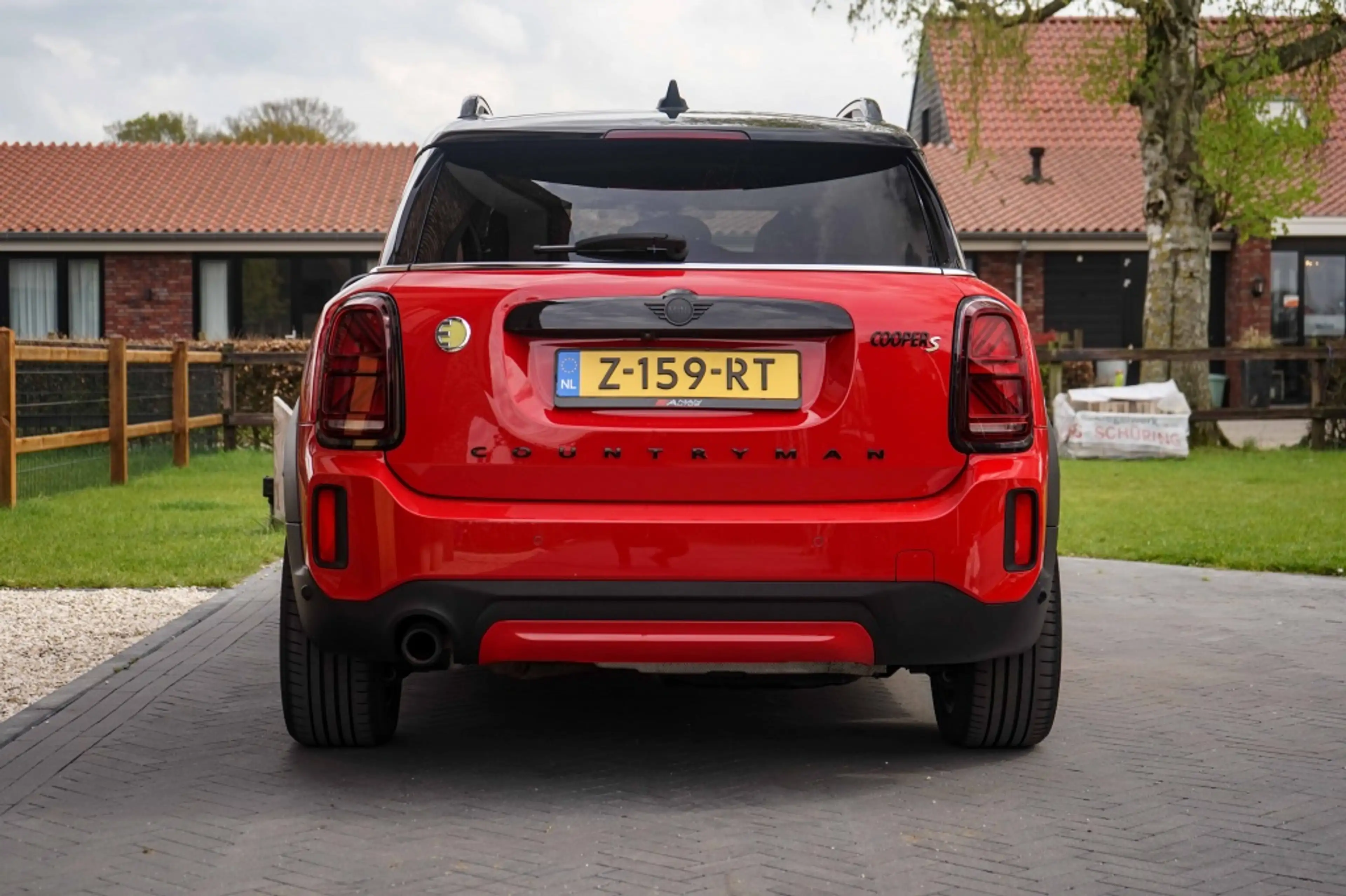 MINI Cooper SE Countryman Classic Trim All4 PHEV Chili-Red SOH91% — photo 4