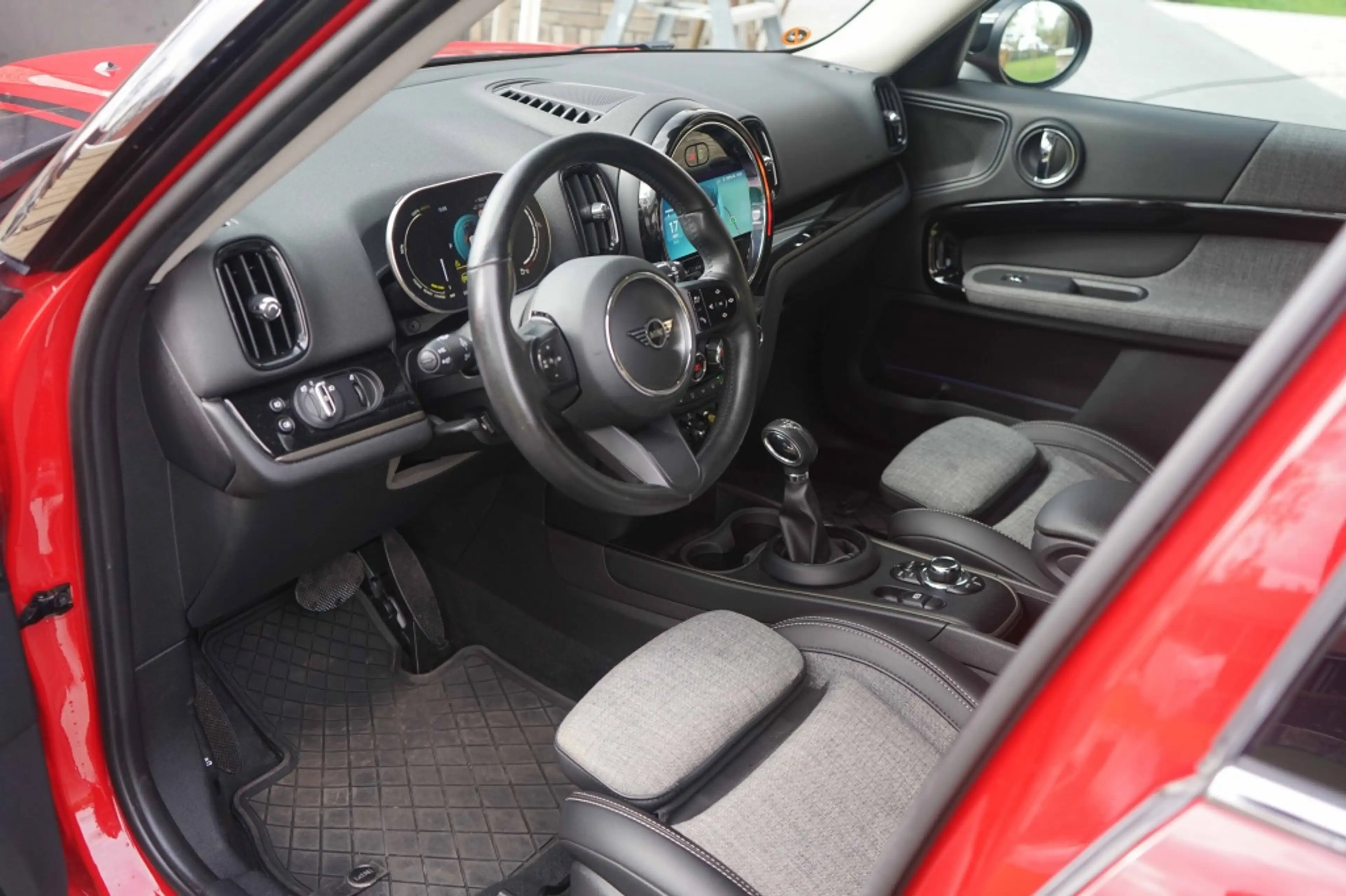 MINI Cooper SE Countryman Classic Trim All4 PHEV Chili-Red SOH91% — photo 13
