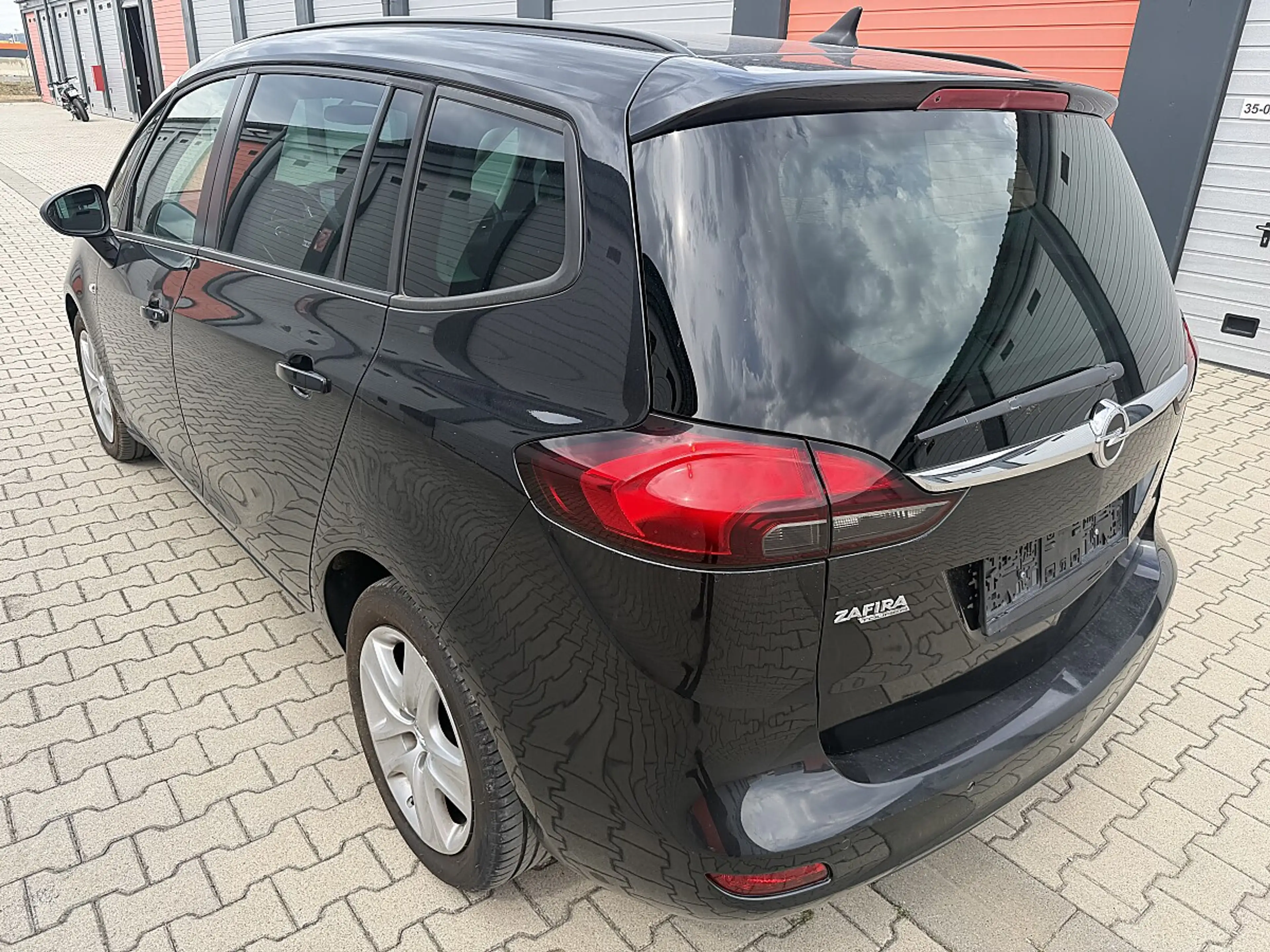 Opel Zafira Tourer 1,6 CDTI ecoflex Österreich Ed. Start/Stop — photo 3