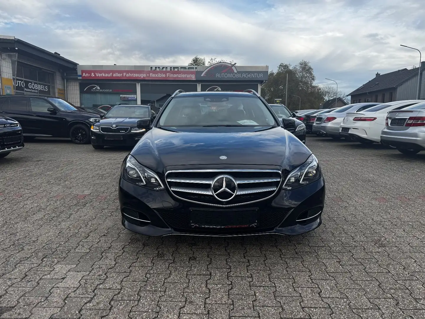 Mercedes-Benz E 400 T 7G Avantg. ILS Distronic Totwinkel 2HAND Schwarz - 2