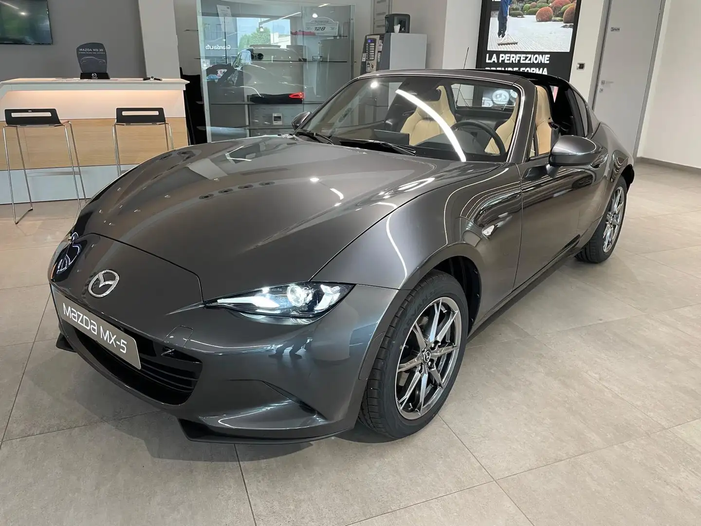 Mazda MX-5 1.5 benzina132cv RF KAZARI NUOVA DA IMMATRICOLARE Grijs - 1
