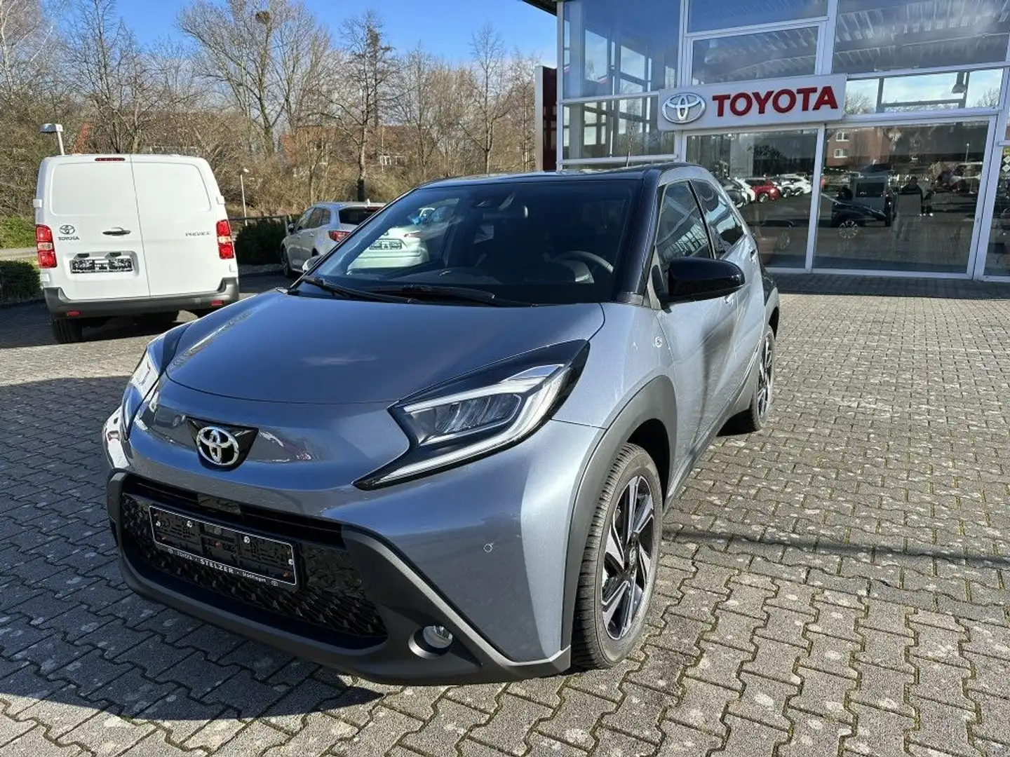 Toyota Aygo X X Pulse Grey - 1